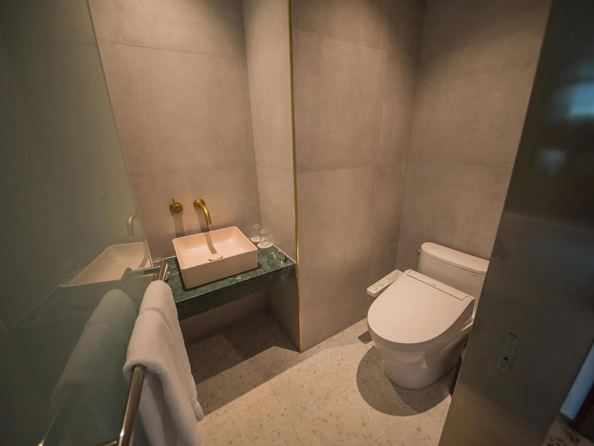 Toilet in PAPO'A Harbor Hotel