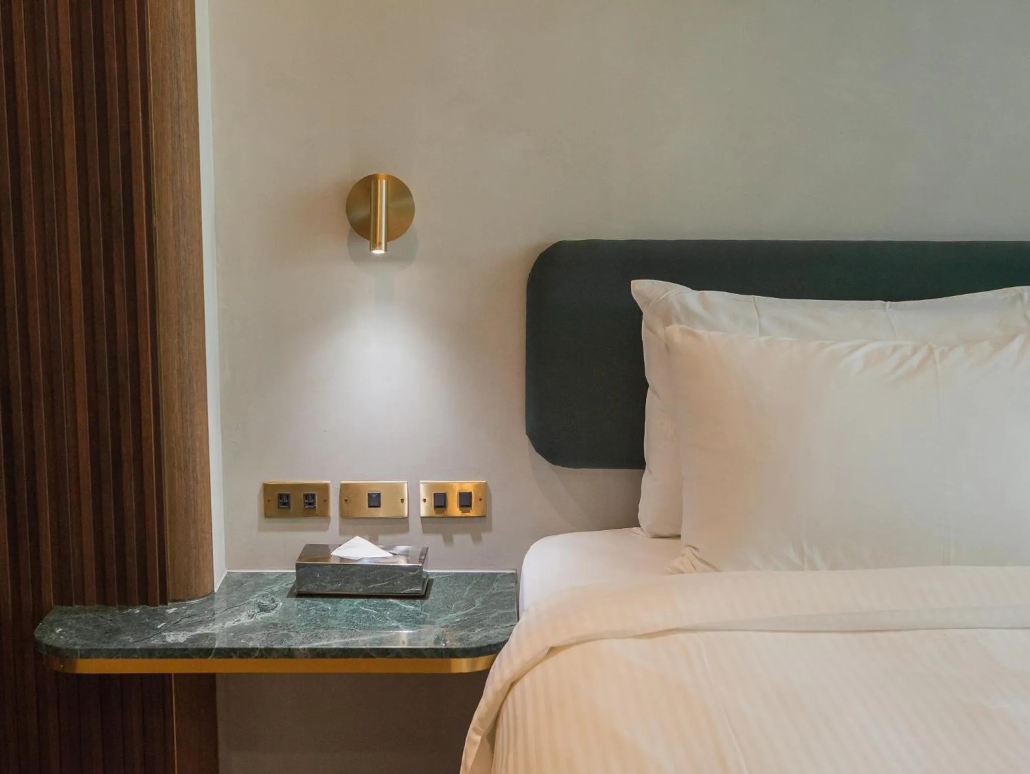 Bed in PAPO'A Harbor Hotel