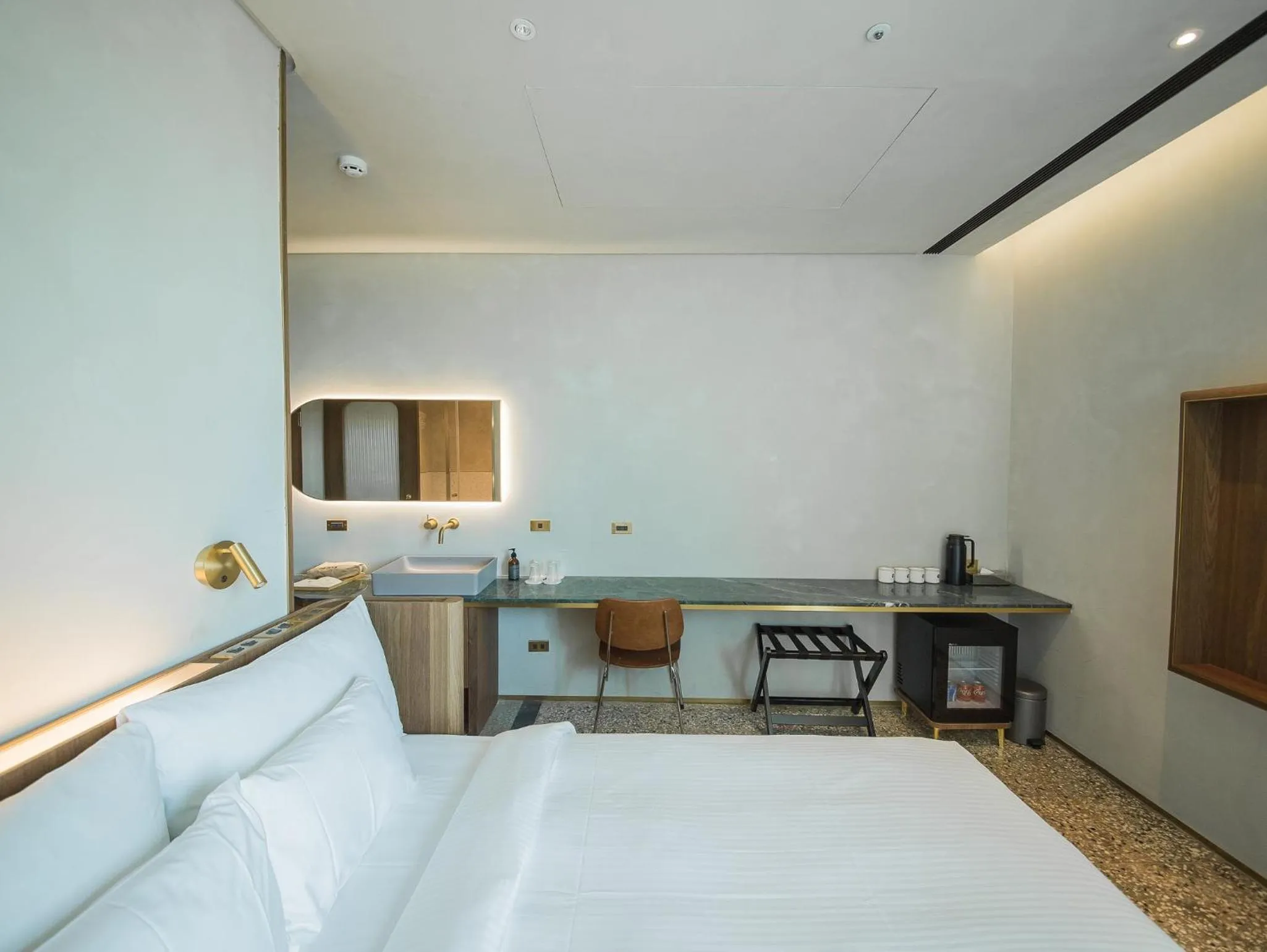 Photo of the whole room, Bed in PAPO'A Harbor Hotel