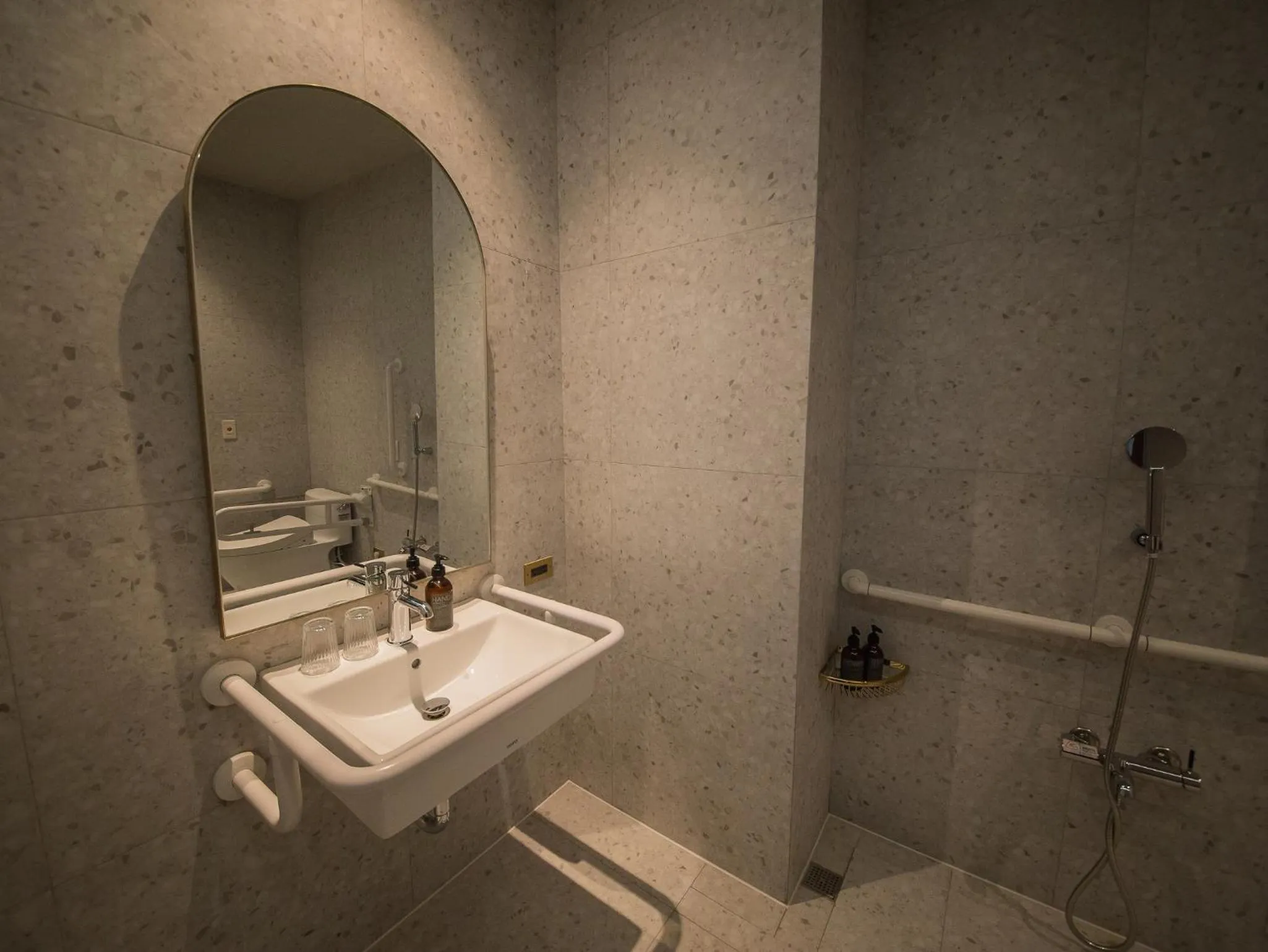 Bathroom in PAPO'A Harbor Hotel