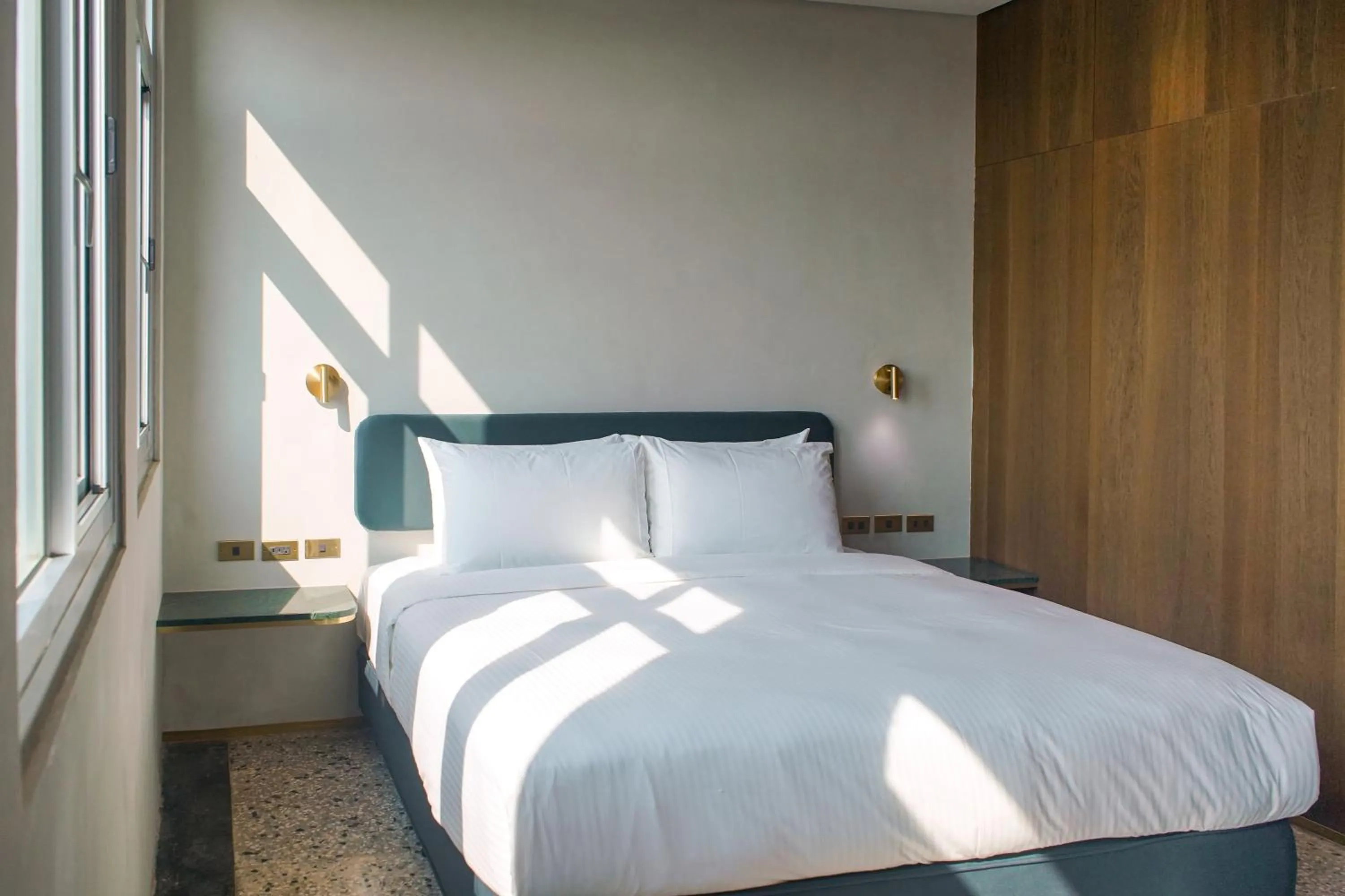 Photo of the whole room, Bed in PAPO'A Harbor Hotel