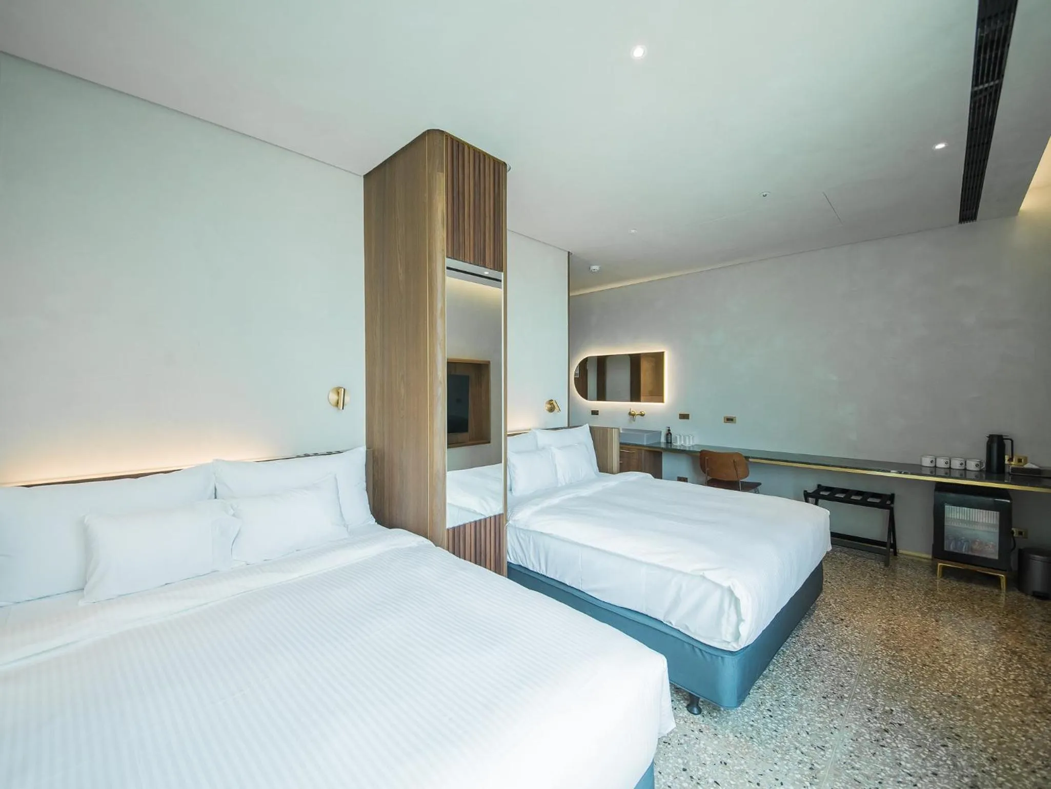 Photo of the whole room, Bed in PAPO'A Harbor Hotel