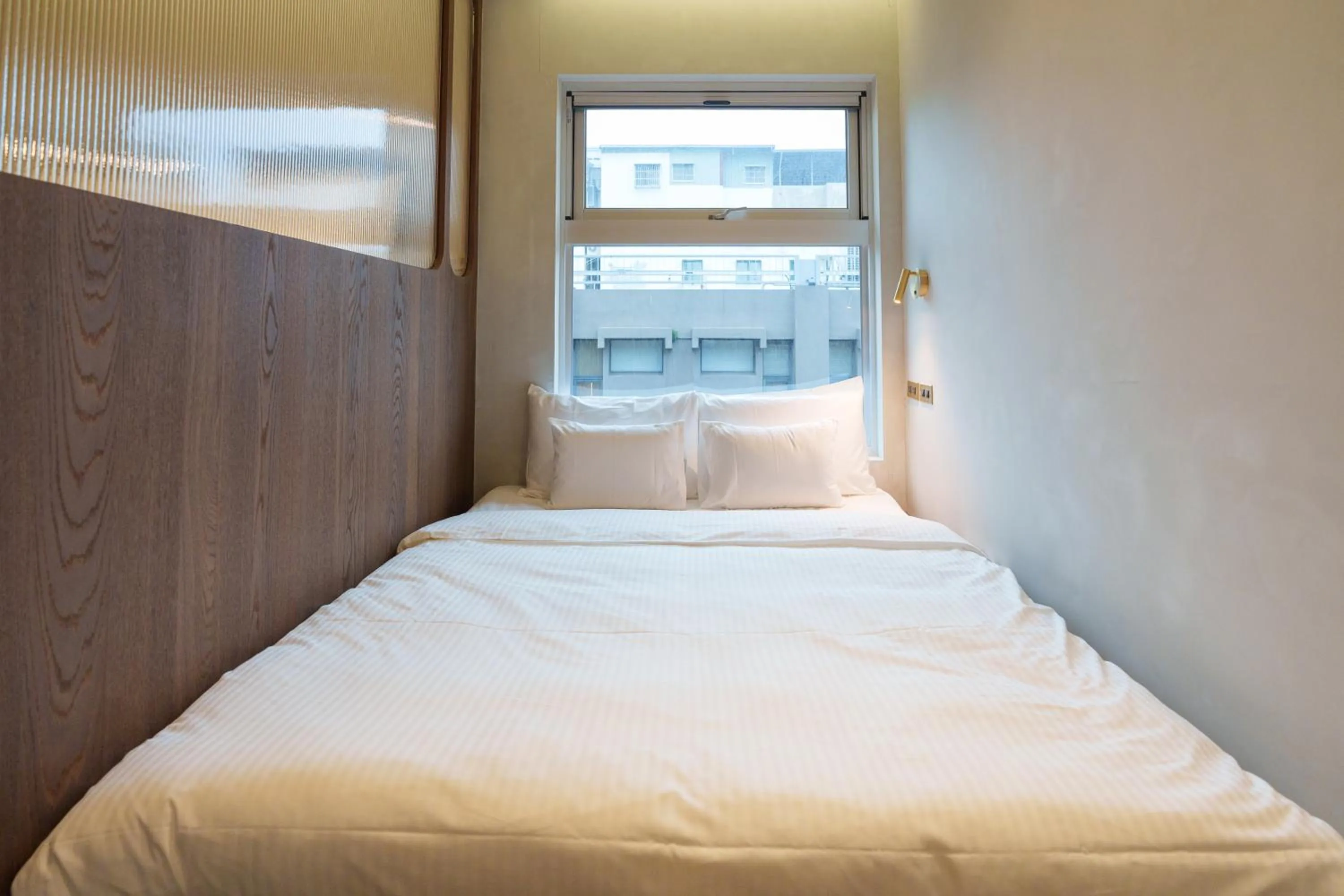 Bed in PAPO'A Harbor Hotel