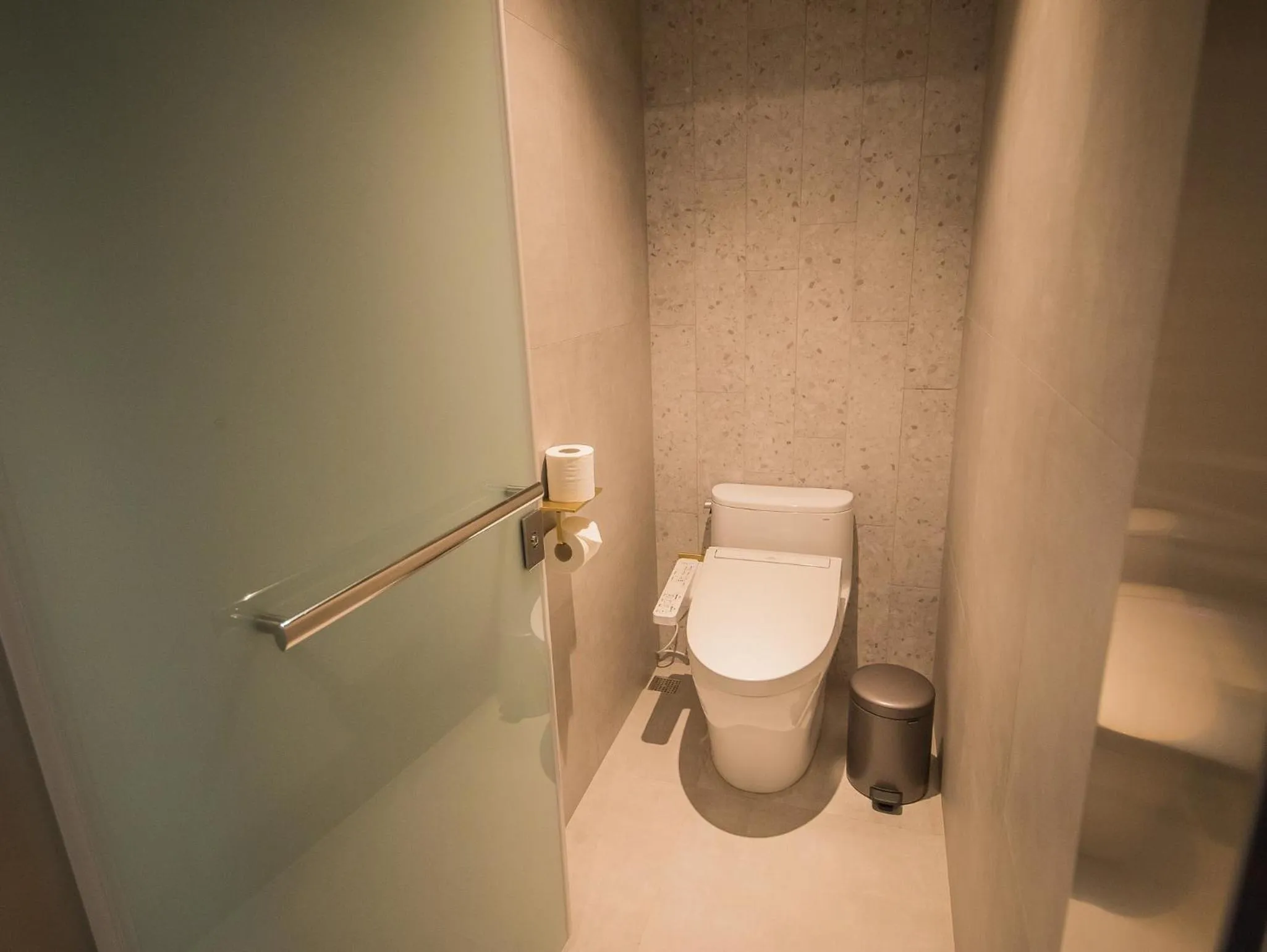 Toilet in PAPO'A Harbor Hotel