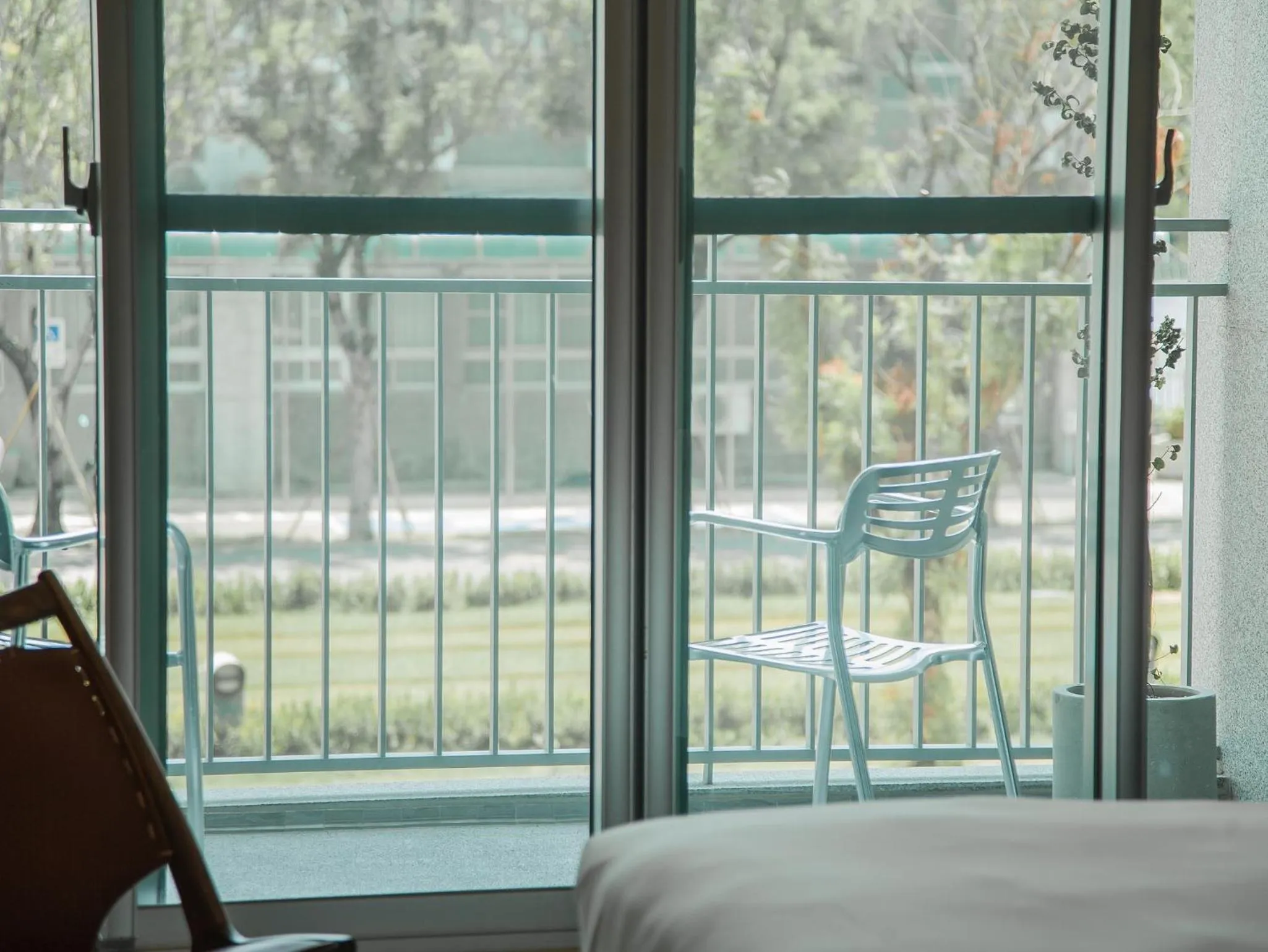 View (from property/room), Bed in PAPO'A Harbor Hotel