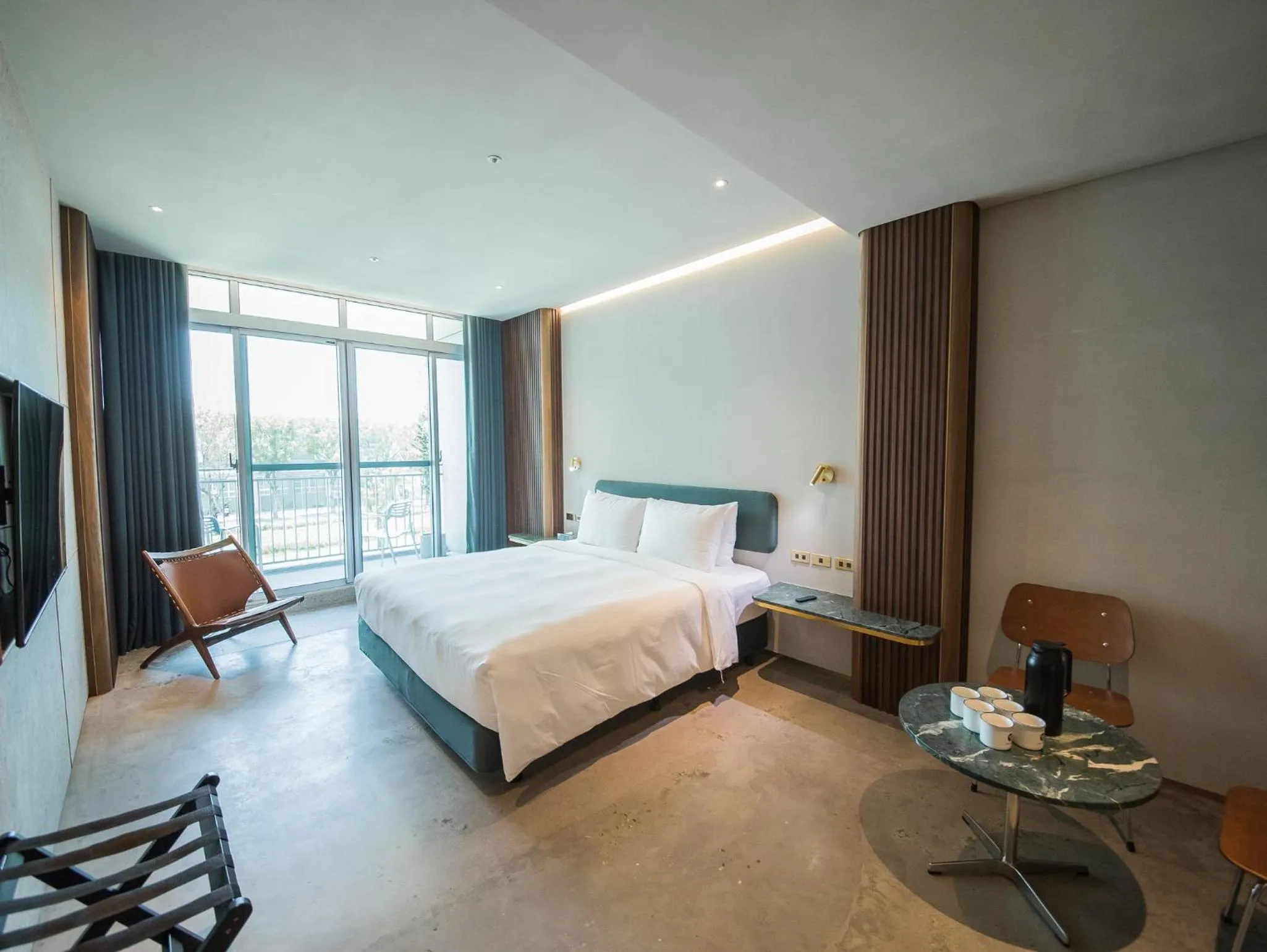 Photo of the whole room, Bed in PAPO'A Harbor Hotel