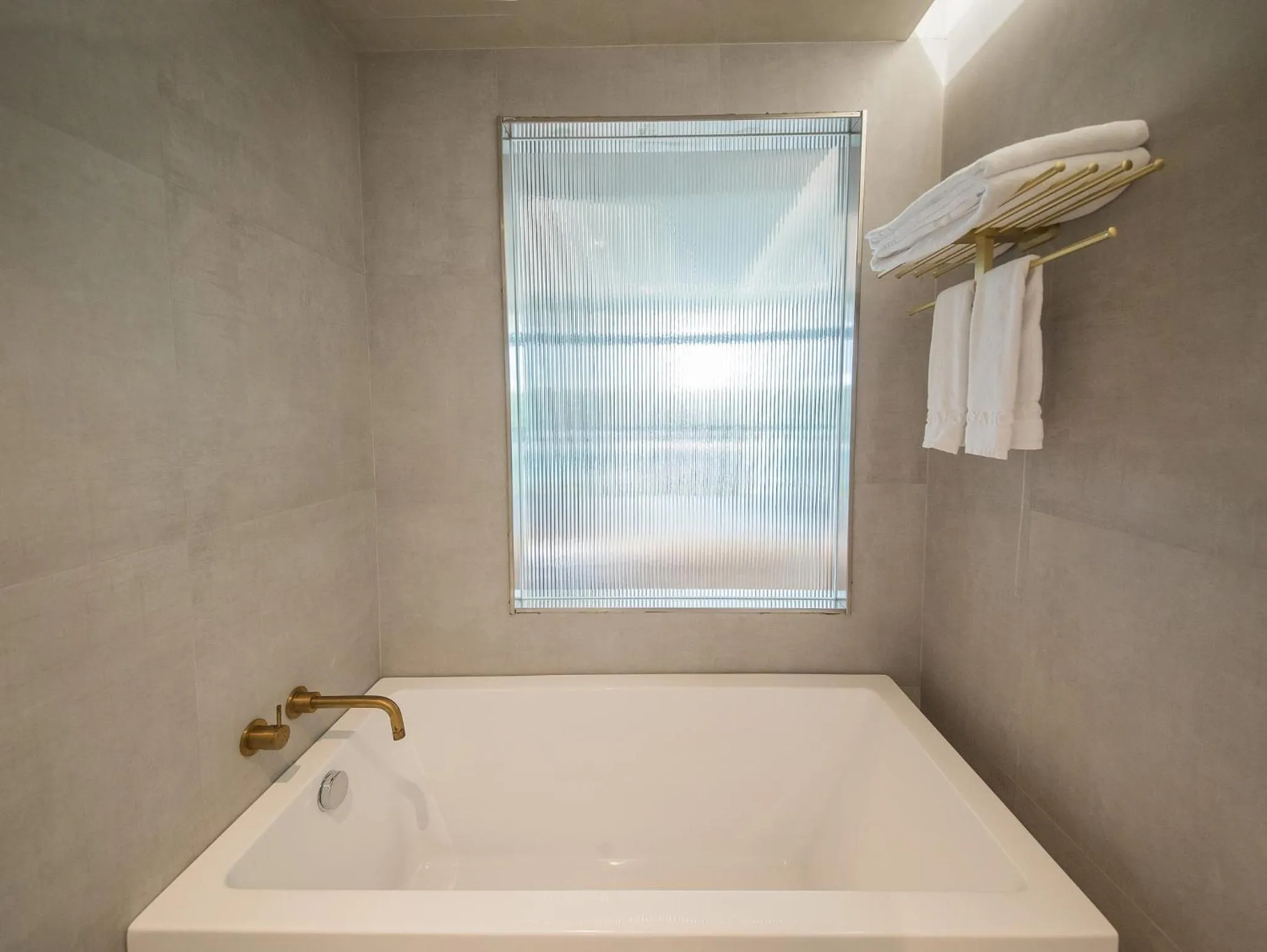 Bathroom in PAPO'A Harbor Hotel