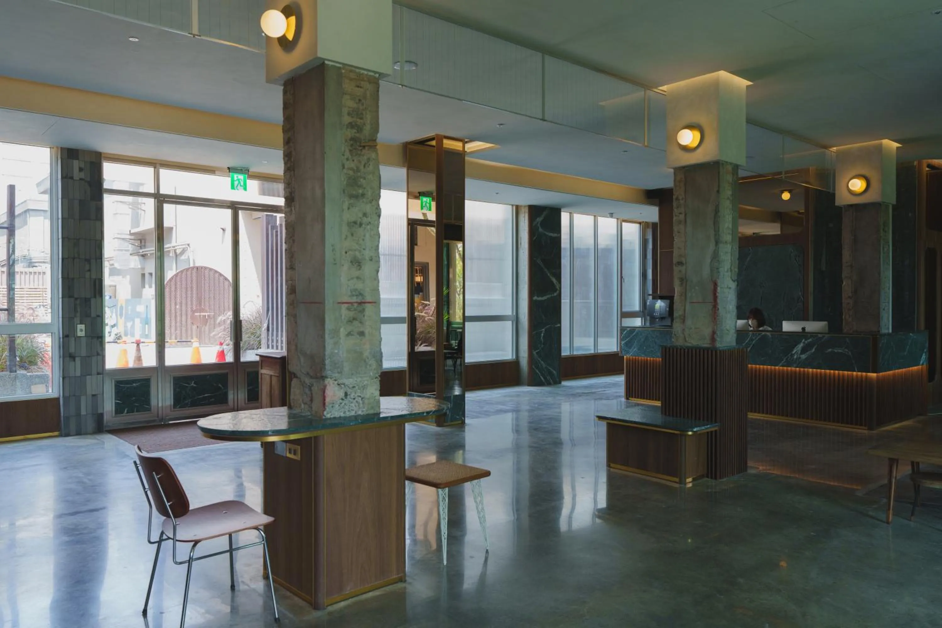 VIP in PAPO'A Harbor Hotel