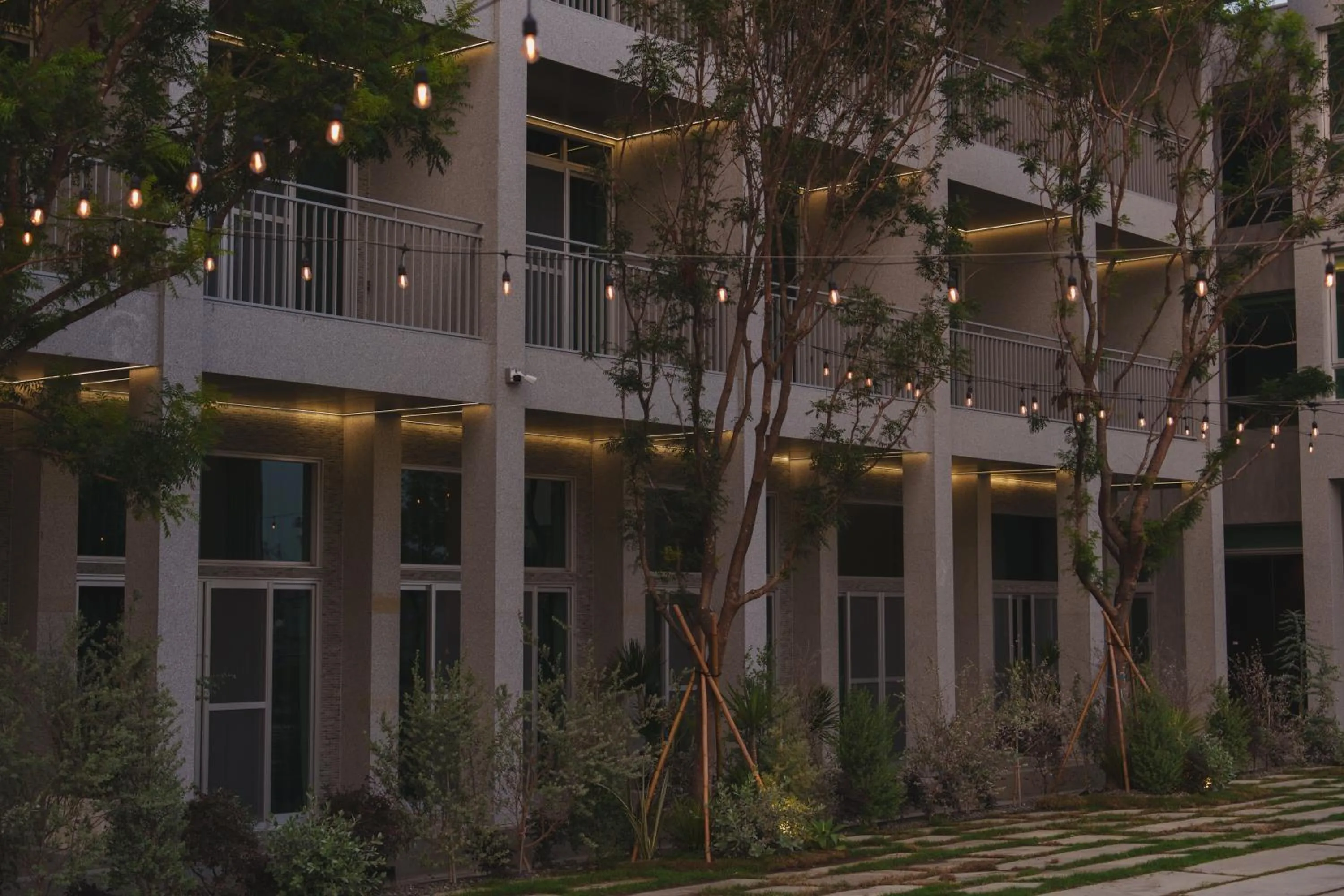 Property building in PAPO'A Harbor Hotel