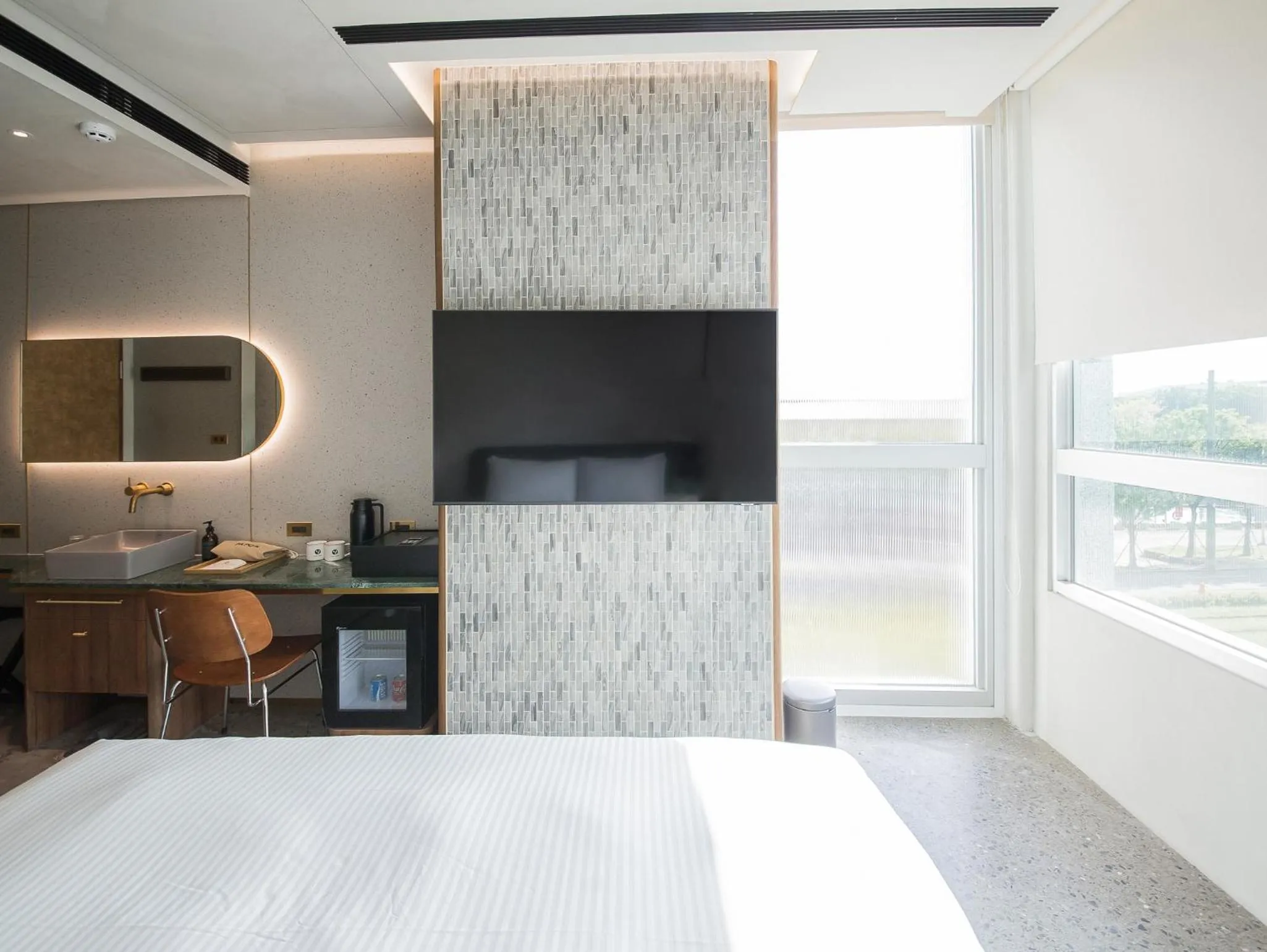 Photo of the whole room, Bed in PAPO'A Harbor Hotel