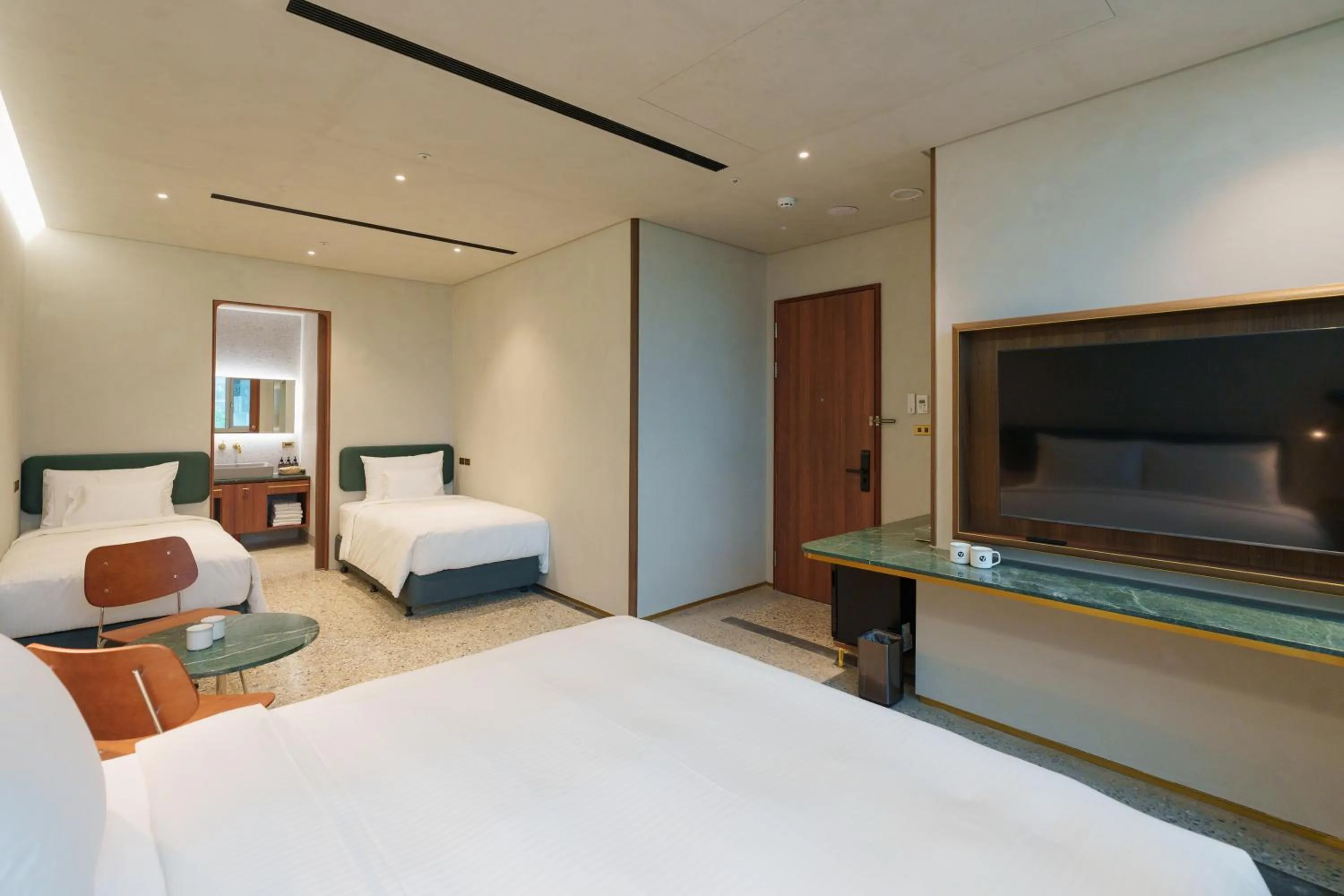 Photo of the whole room, Bed in PAPO'A Harbor Hotel