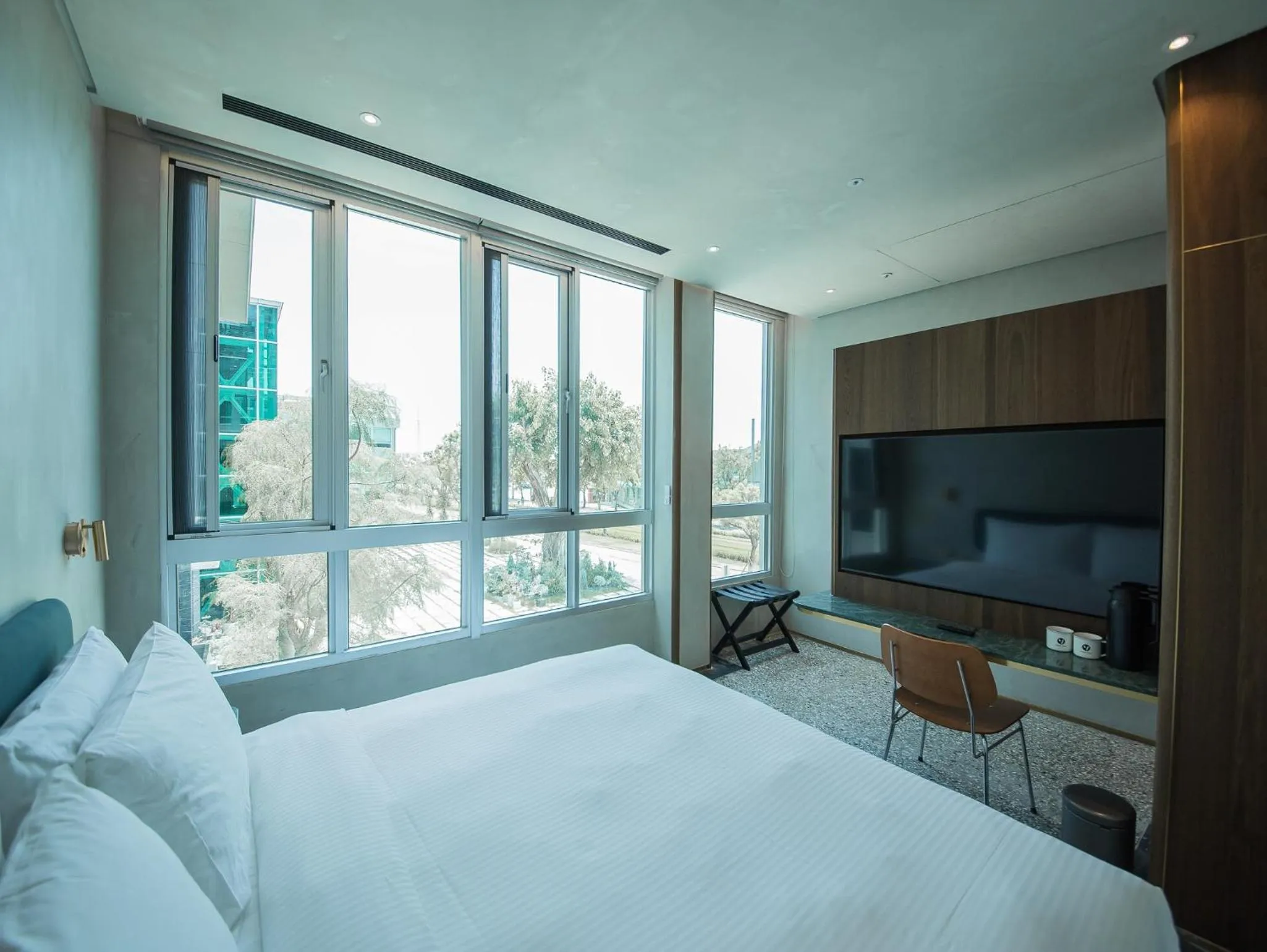 Photo of the whole room, Bed in PAPO'A Harbor Hotel