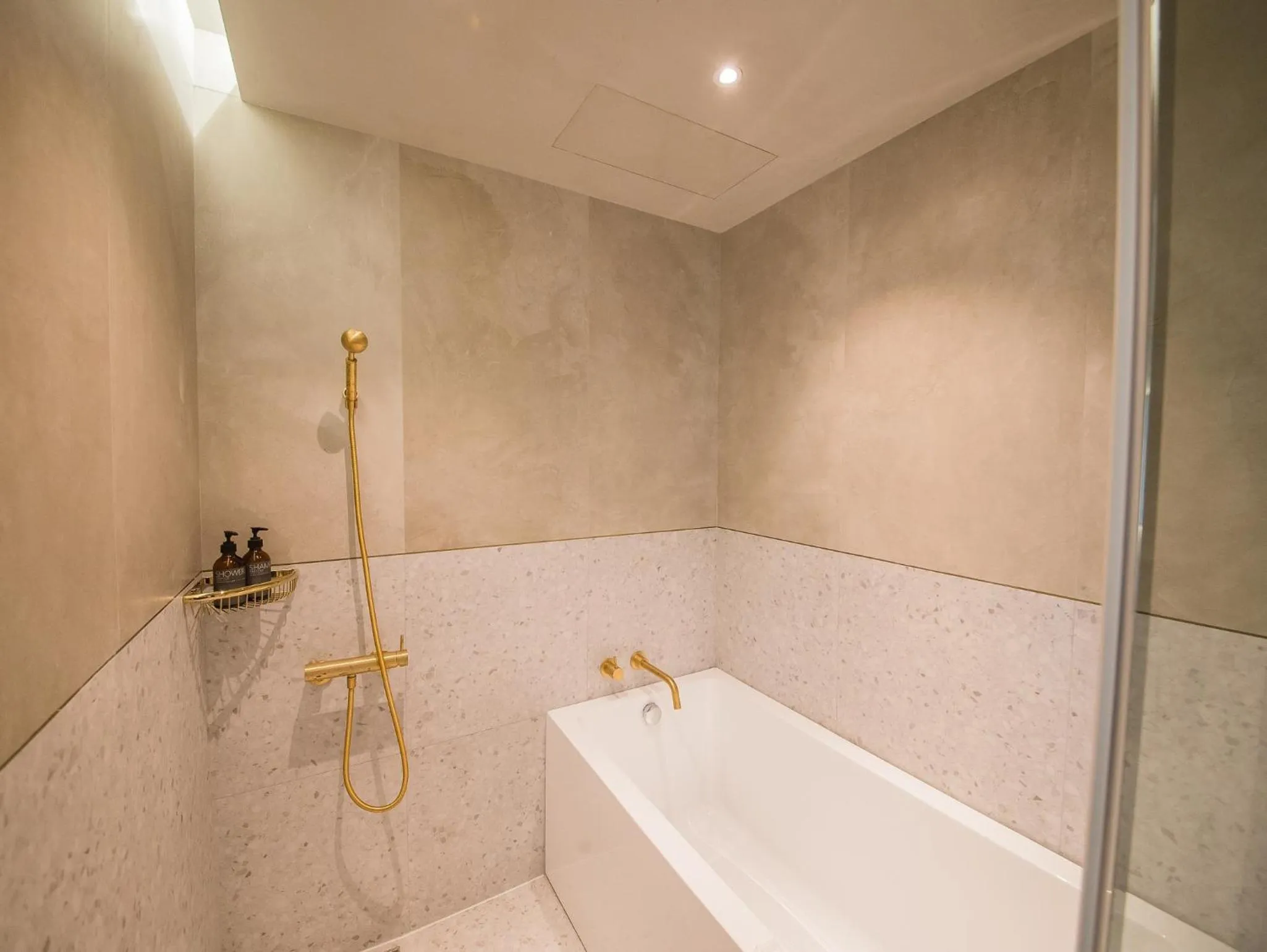 Bathroom in PAPO'A Harbor Hotel