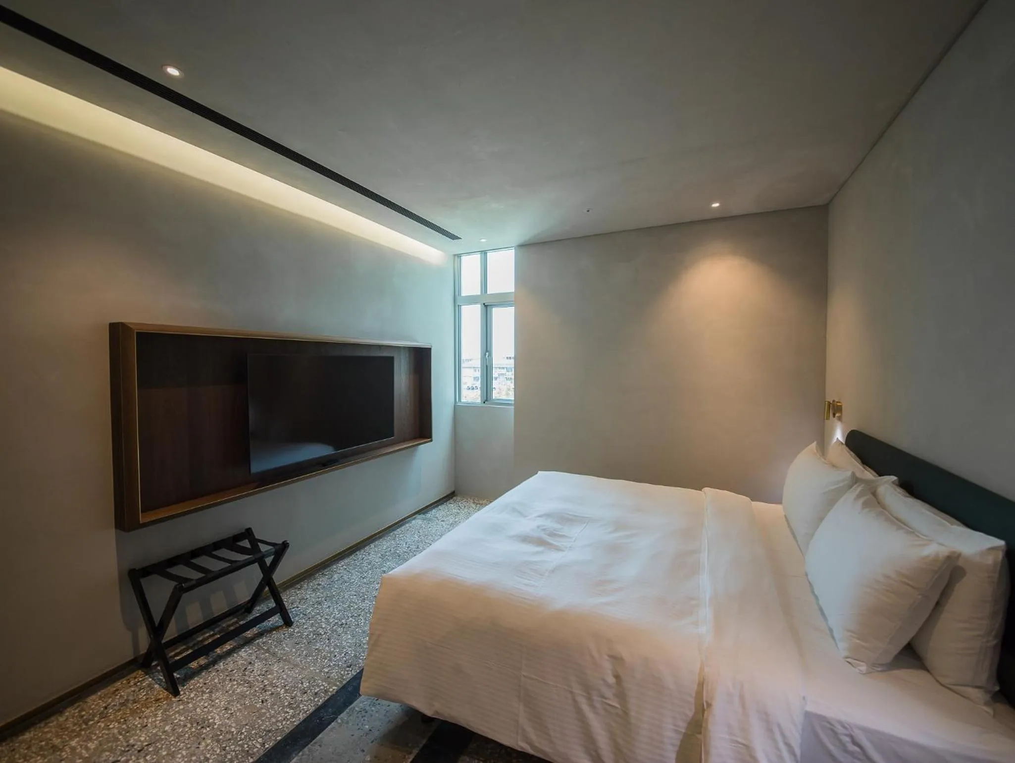 Photo of the whole room, Bed in PAPO'A Harbor Hotel