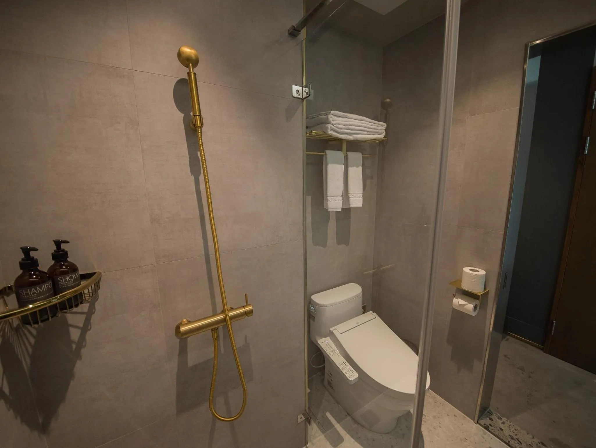 Bathroom in PAPO'A Harbor Hotel