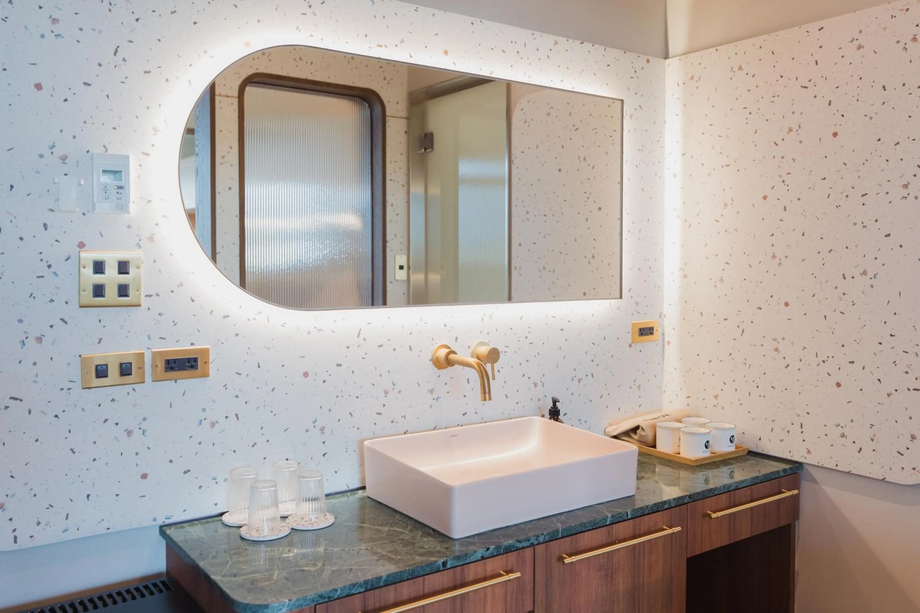 minibar in PAPO'A Harbor Hotel