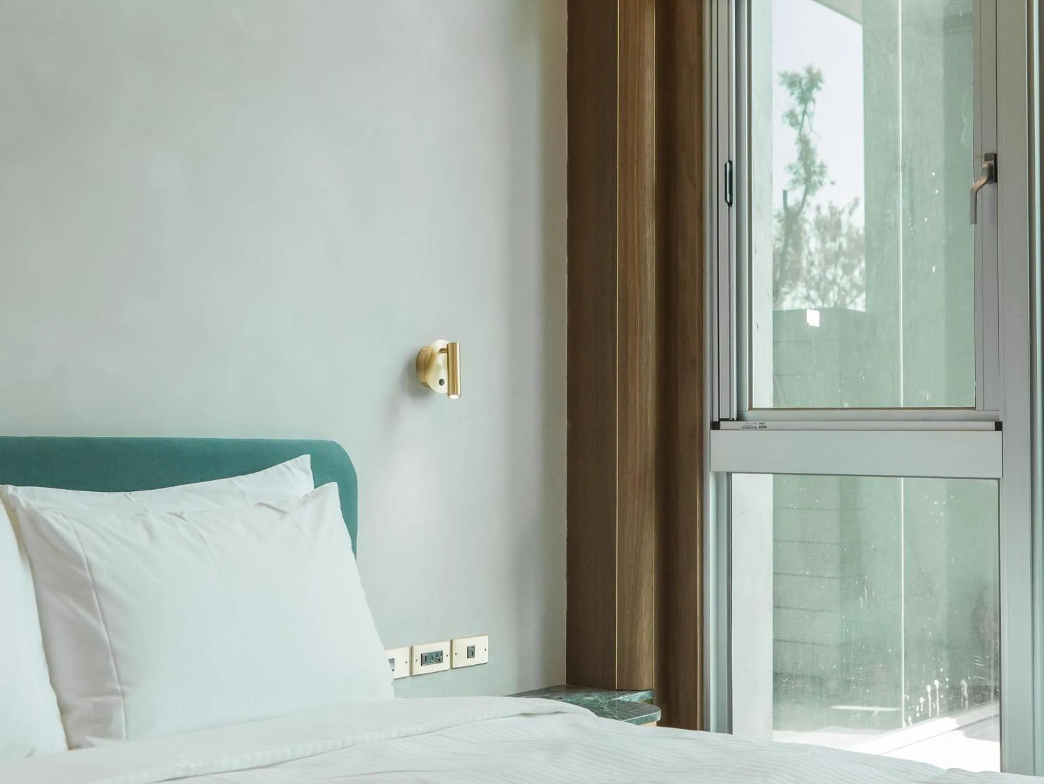 Bed in PAPO'A Harbor Hotel