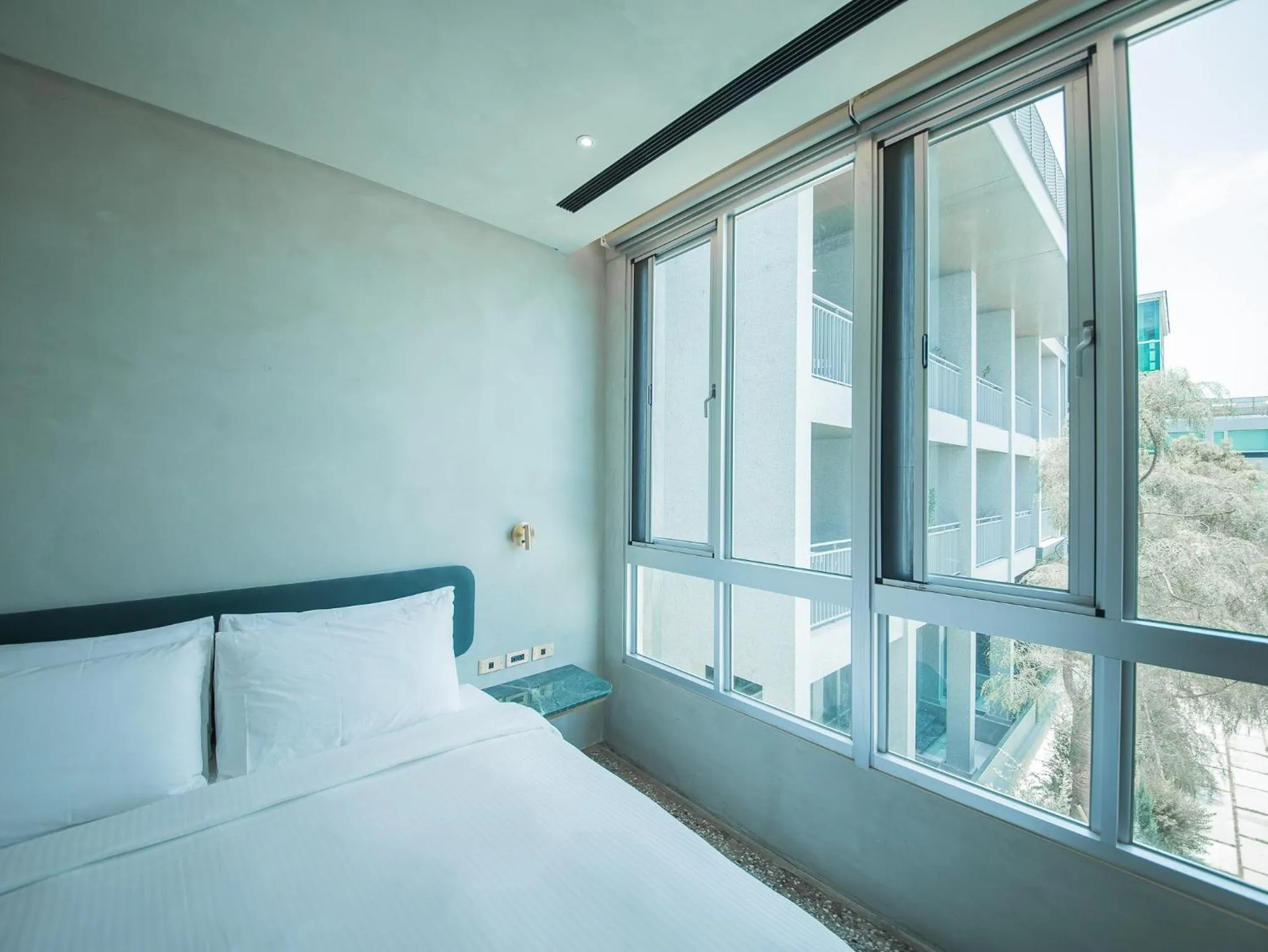 Photo of the whole room, Bed in PAPO'A Harbor Hotel