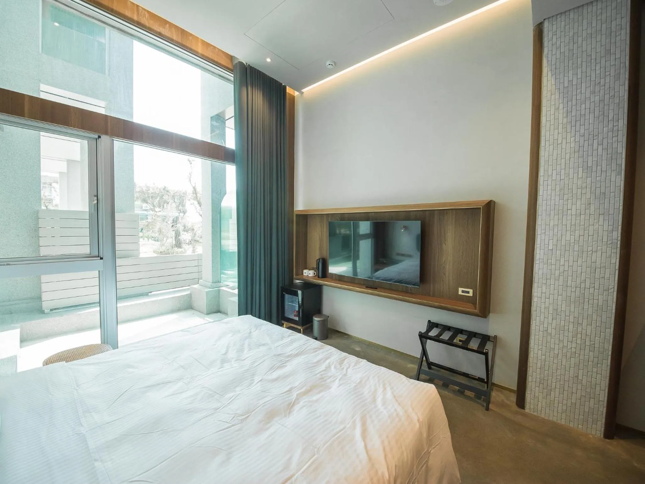 Photo of the whole room, Bed in PAPO'A Harbor Hotel