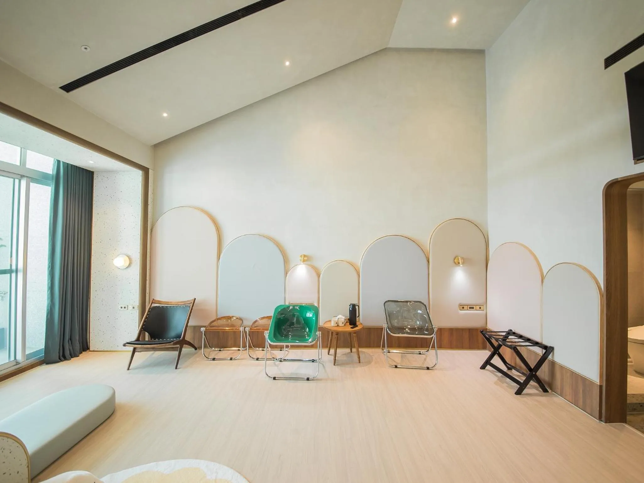 Photo of the whole room in PAPO'A Harbor Hotel