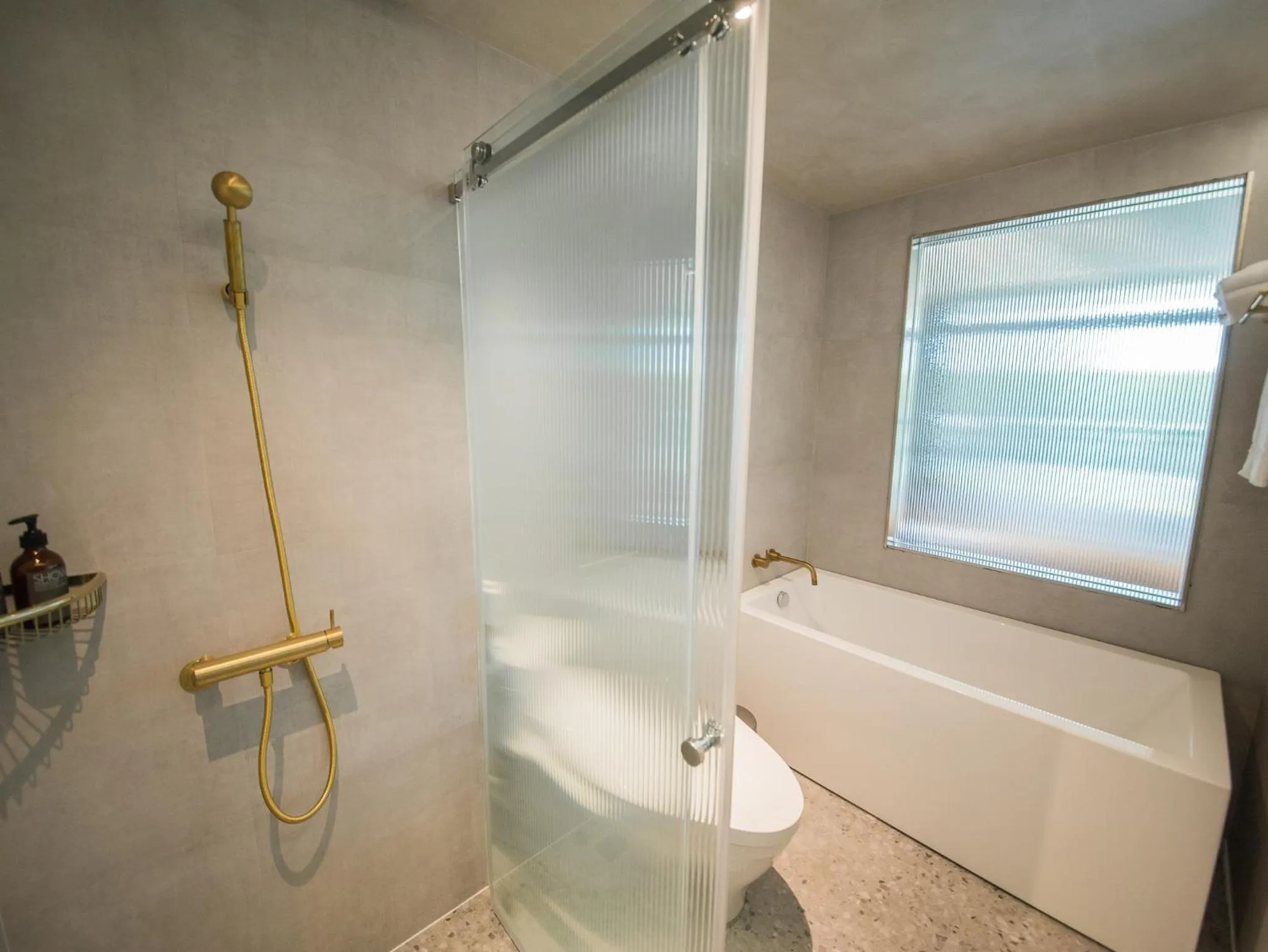 Bathroom in PAPO'A Harbor Hotel