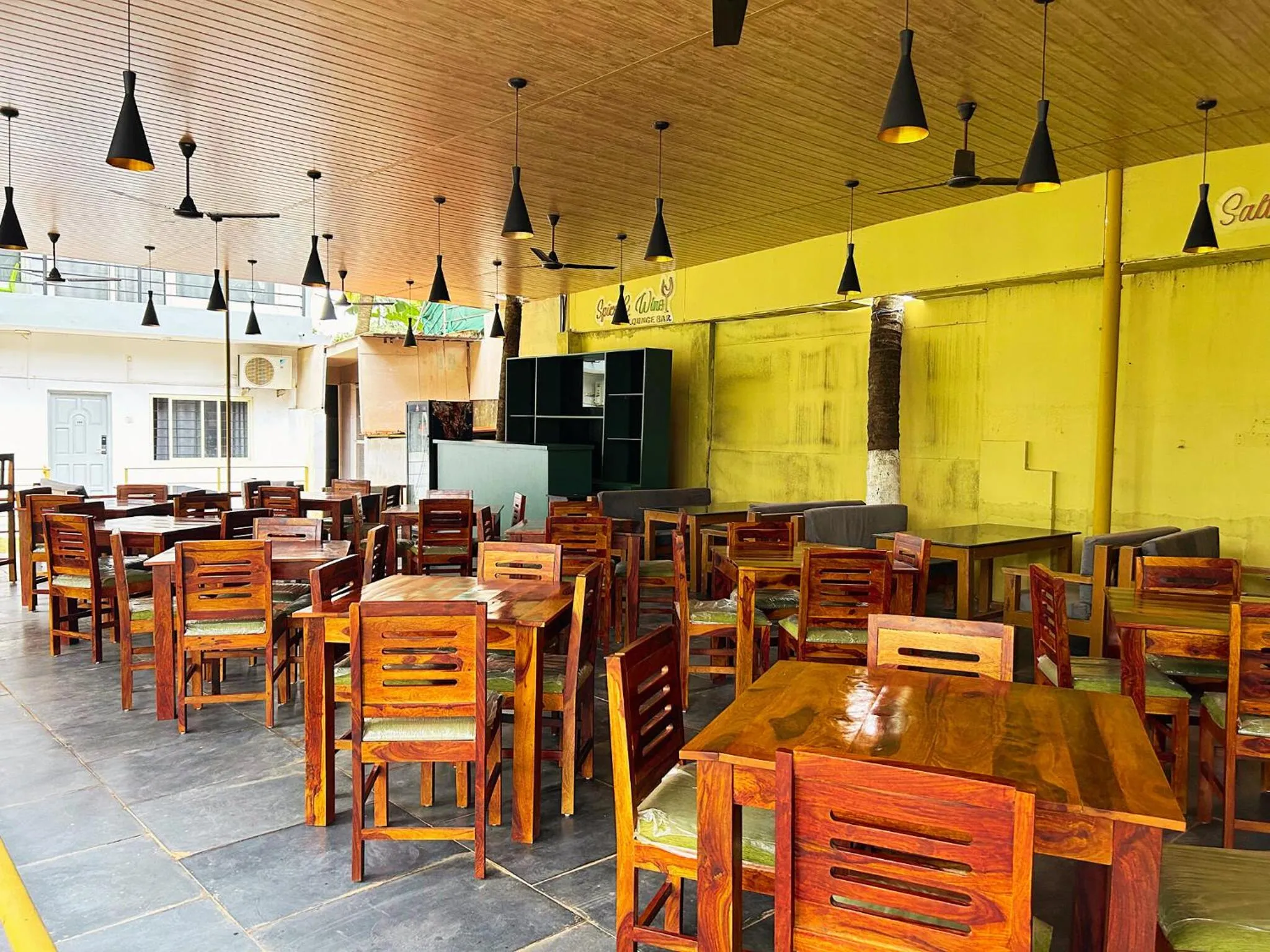 Restaurant/places to eat in Bay Breeze Resorts & Hotels