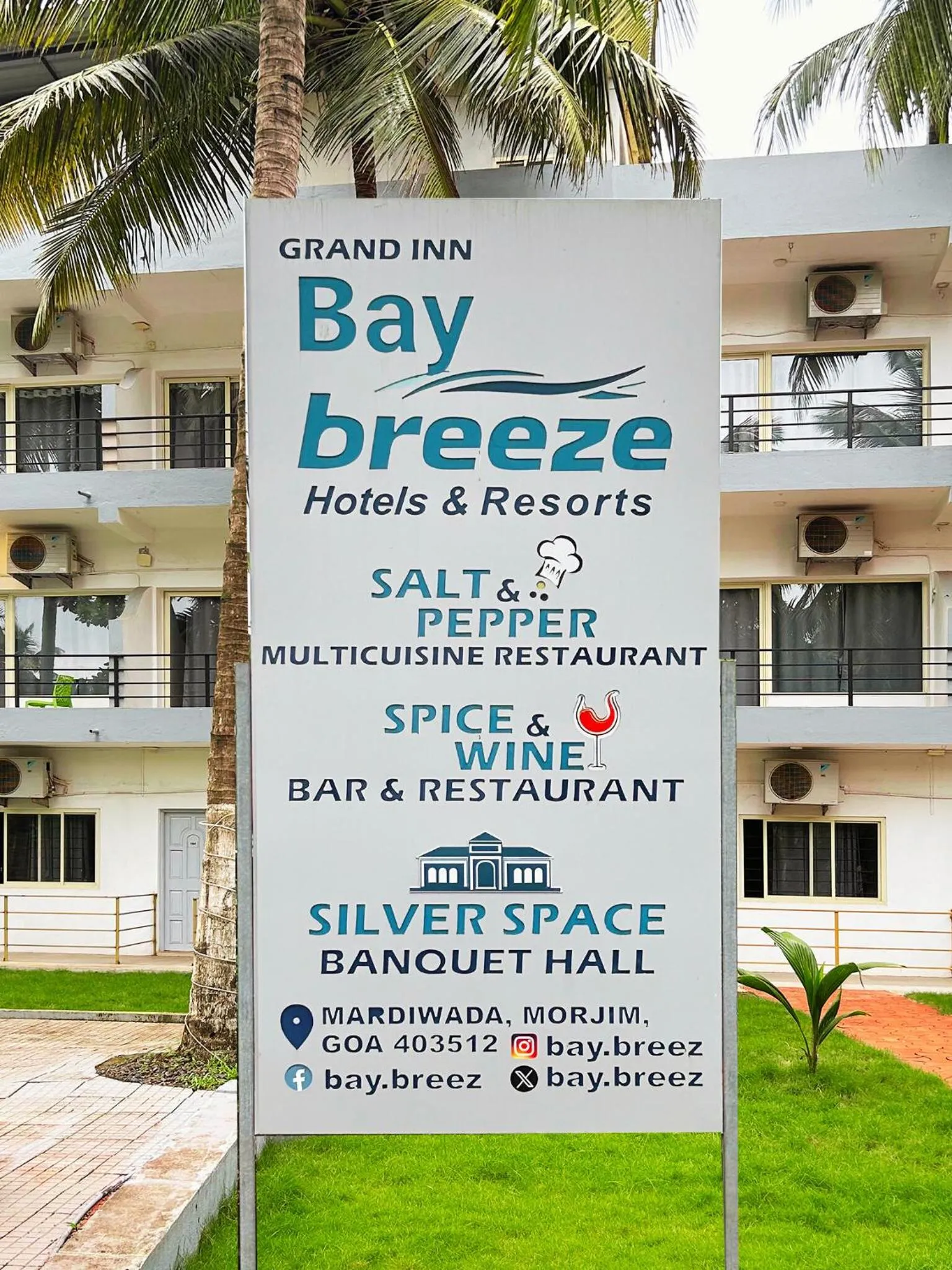 Restaurant/places to eat in Bay Breeze Resorts & Hotels