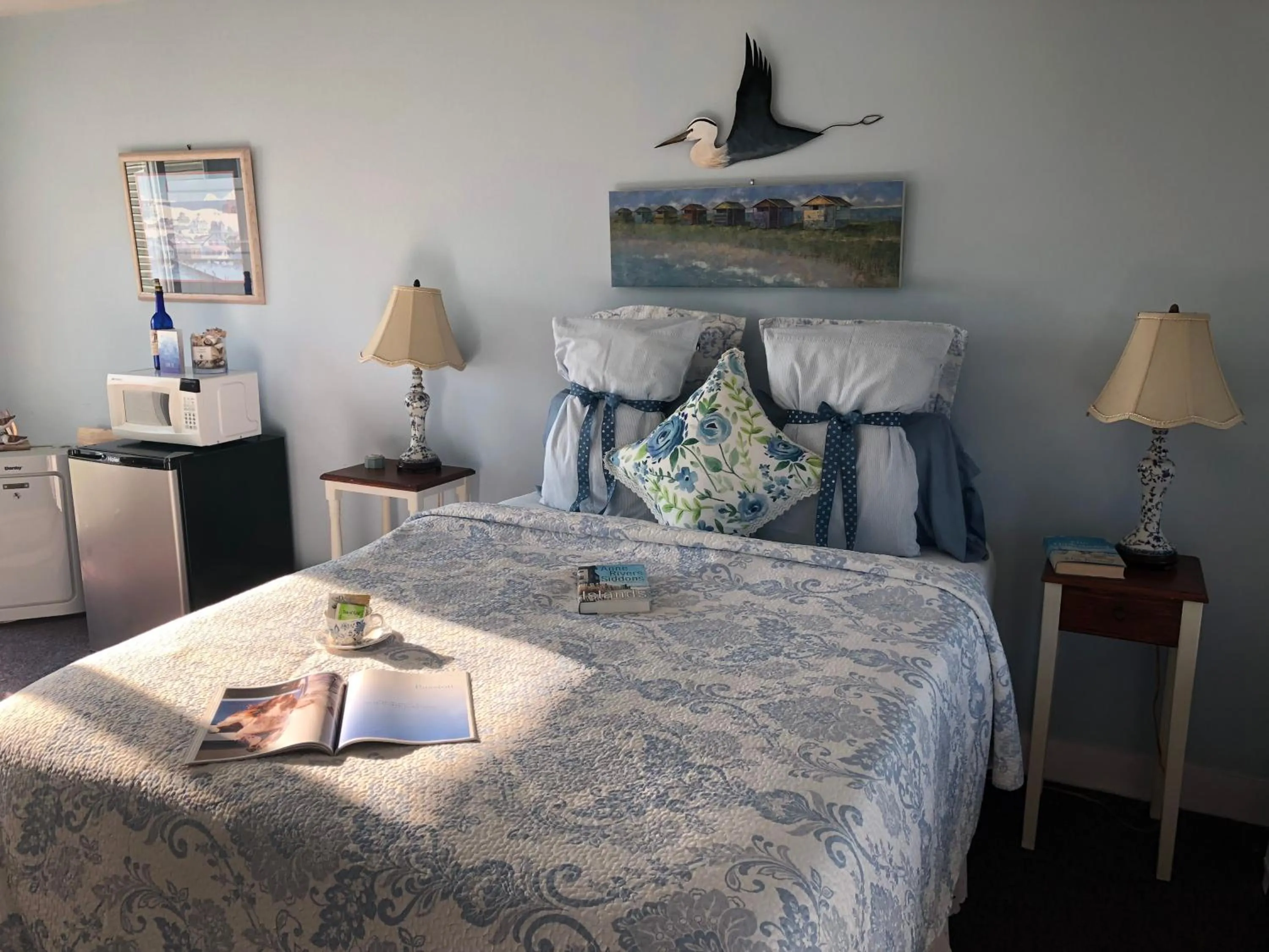 Bed in Savannah House Wine Country Inn & Cottages