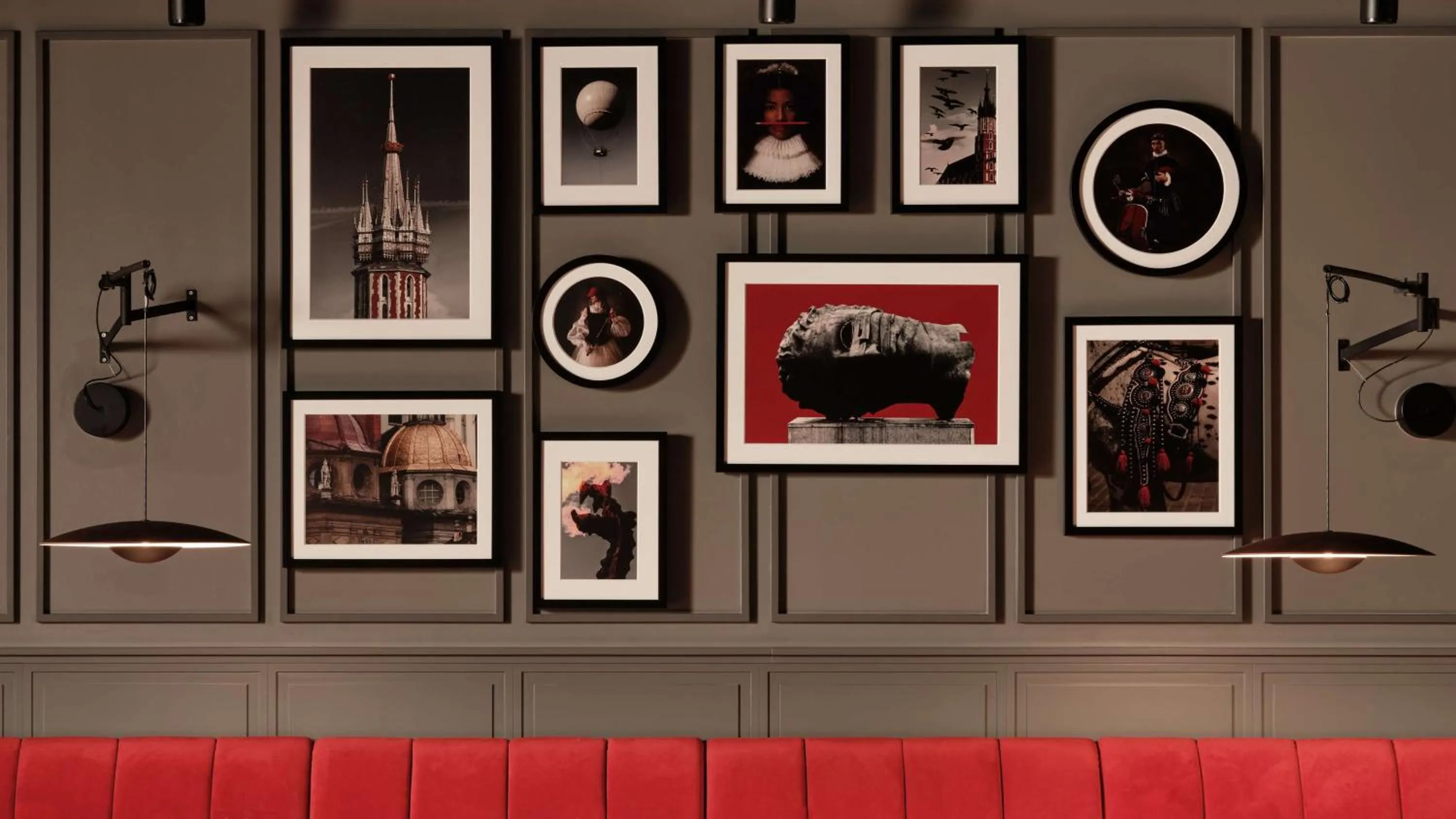 Restaurant/places to eat in Radisson RED Hotel & Radisson RED Apartments, Kraków