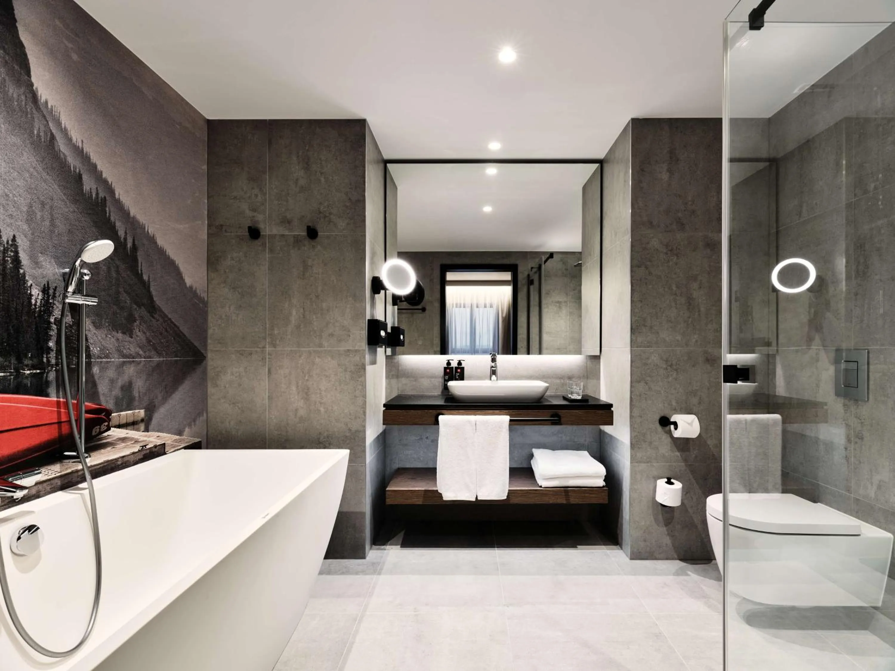 Bathroom, Bed in Radisson RED Hotel & Radisson RED Apartments, Kraków