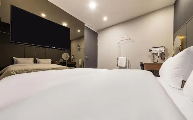 Bed in Brown Dot Hotel Suwon Jeongja Branch