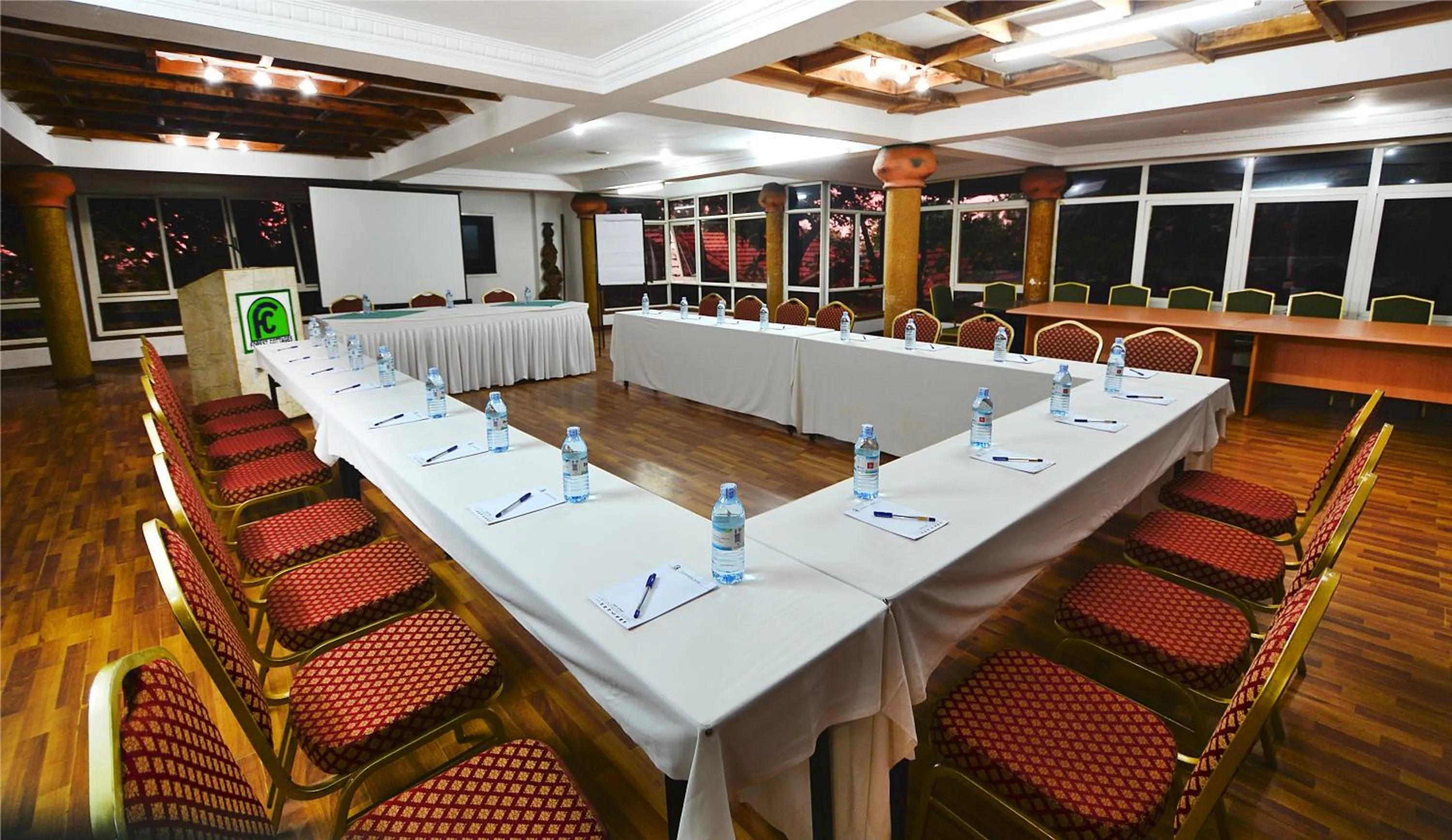 Banquet/Function facilities in Forest Cottages