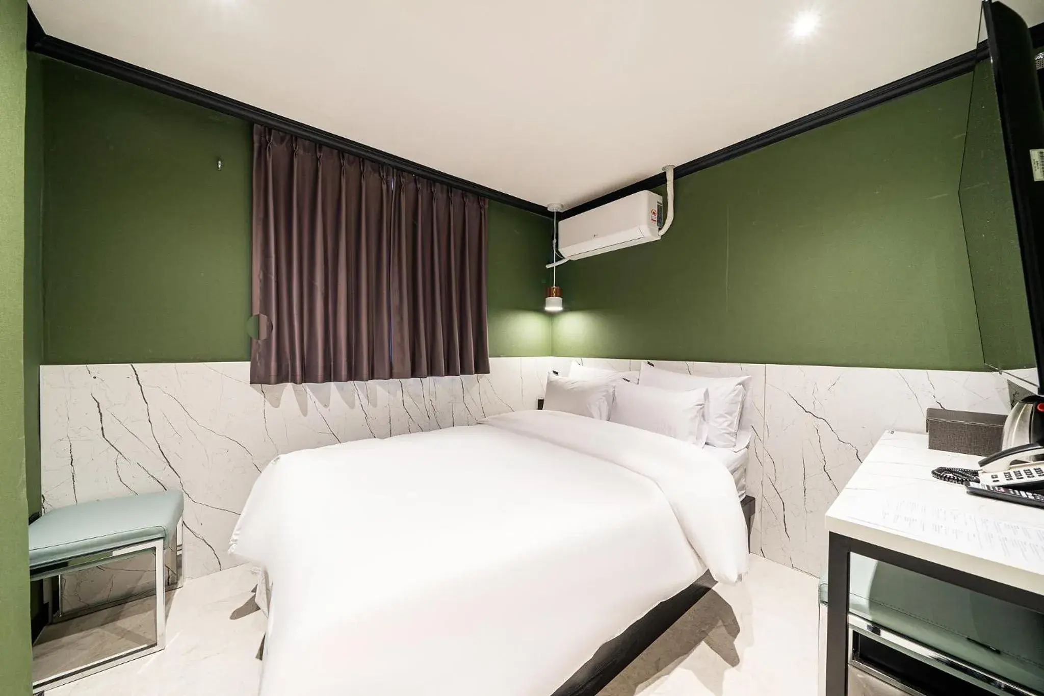 Economy Double Room in Hotel May Yongsan Economy Double Room in Hotel May Yongsan