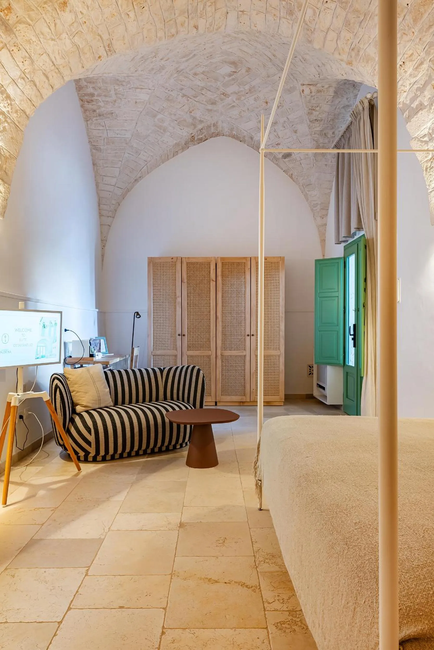 Living room, Bed in Masseria Valentina