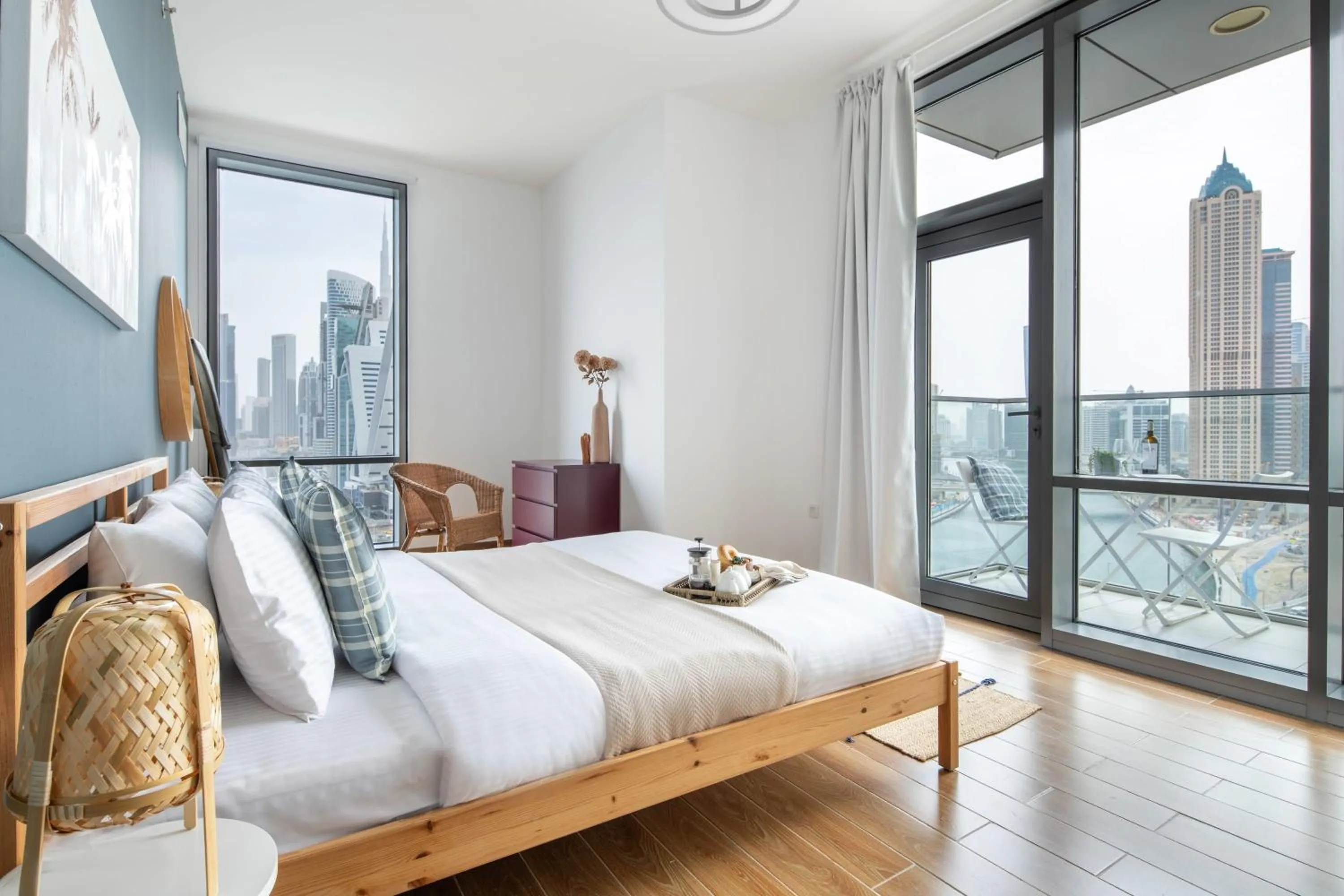 Bed in Frank Porter - Noora Tower