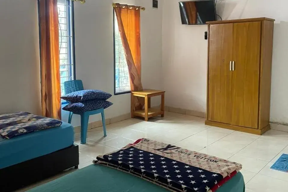 Standard Twin Room in Hotel O Kng Homestay Syariah Standard Twin Room in Hotel O Kng Homestay Syariah