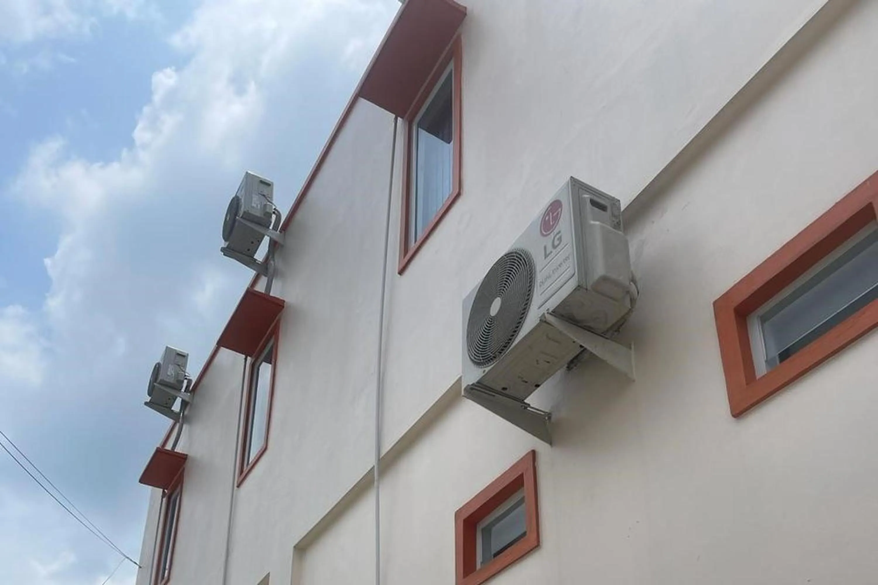 Facade/entrance in Hotel O Njy House SyariahNearBandara Sultan Syarif Kasim II