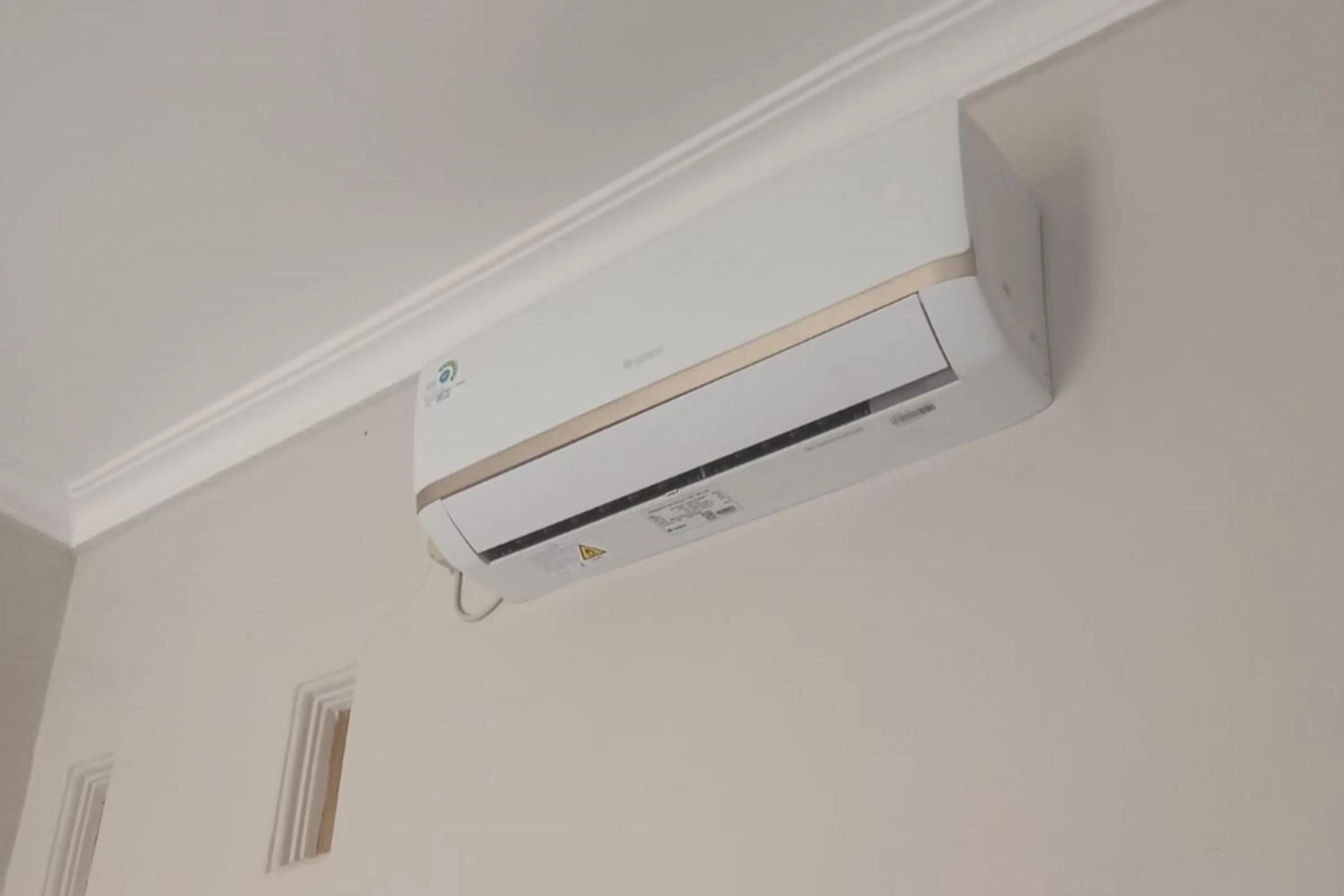 Photo of the whole room in Hotel O Njy House SyariahNearBandara Sultan Syarif Kasim II