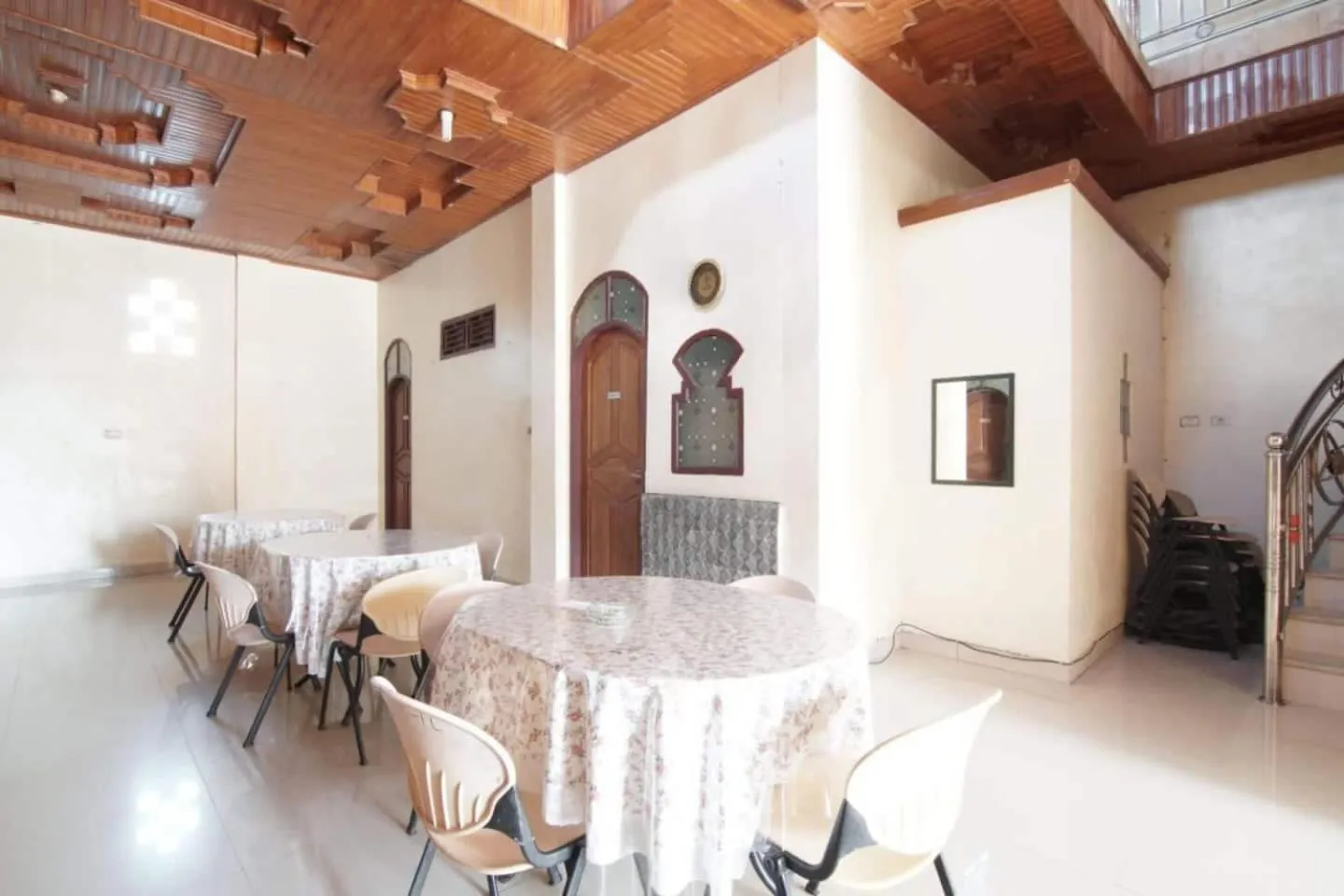 Lobby or reception in Hotel O Njy House SyariahNearBandara Sultan Syarif Kasim II