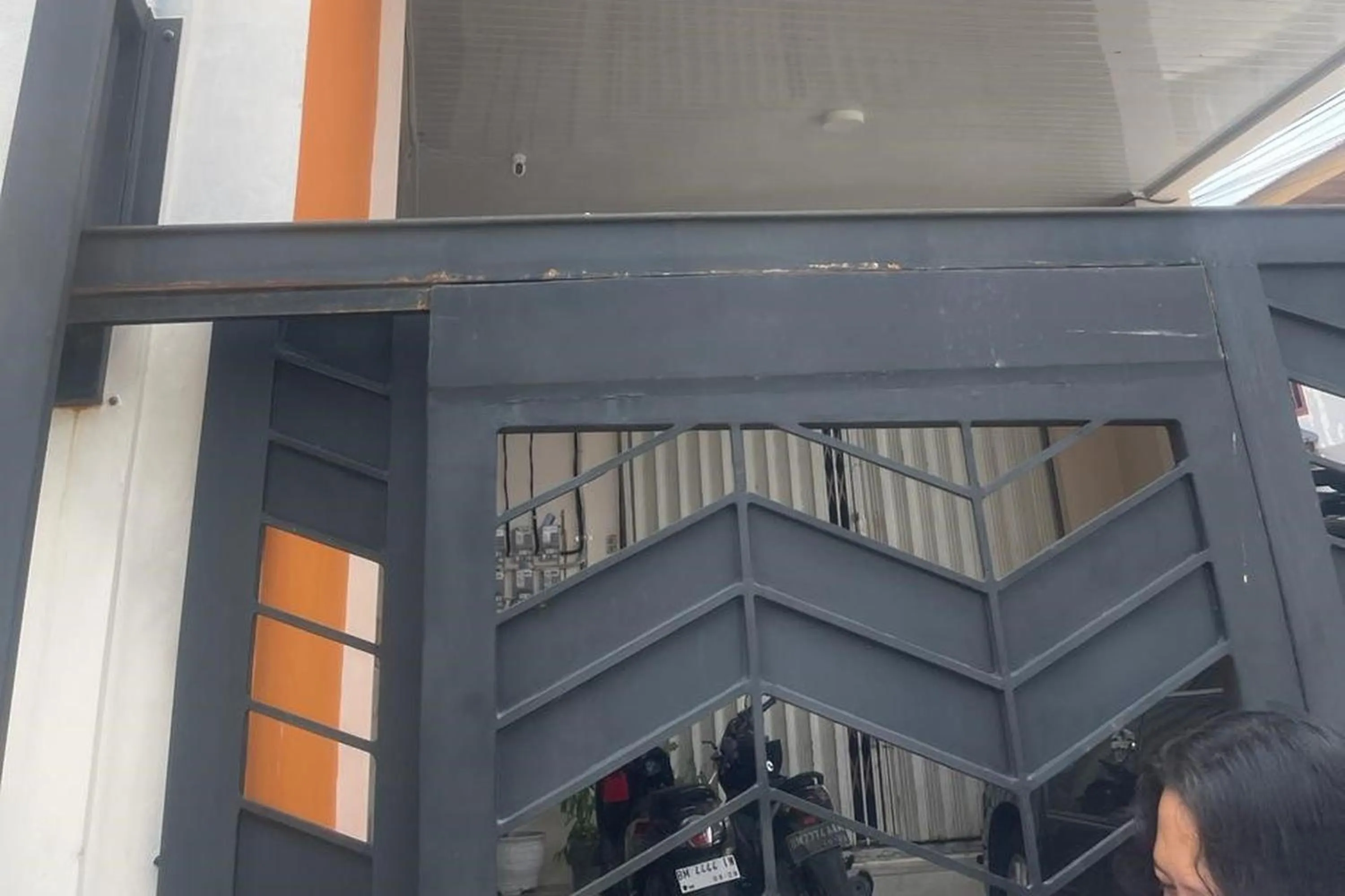 Facade/entrance in Hotel O Njy House SyariahNearBandara Sultan Syarif Kasim II