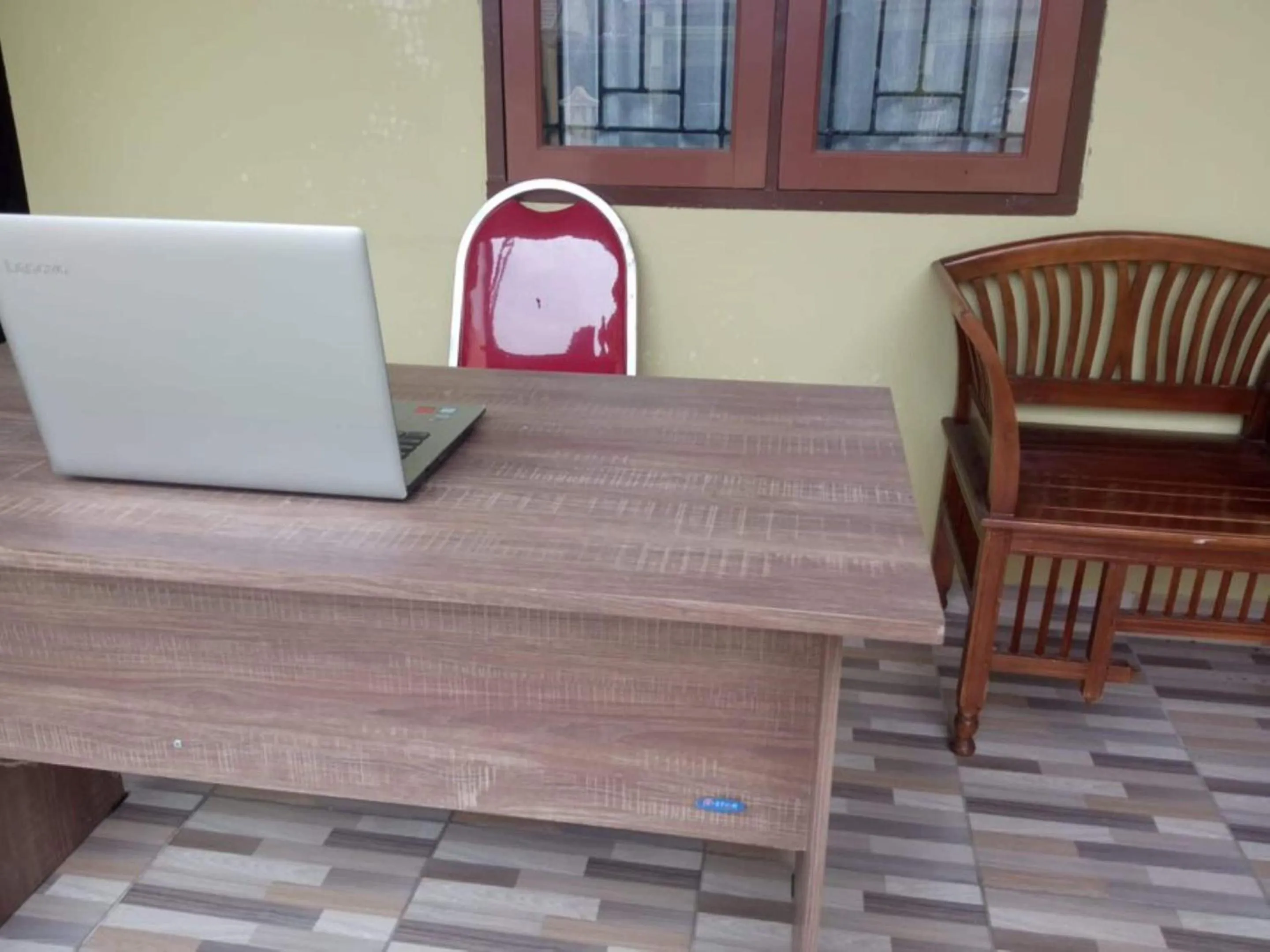 Lobby or reception in Hotel O Neva Guest House SyariahNearWaduk Cipta Karya