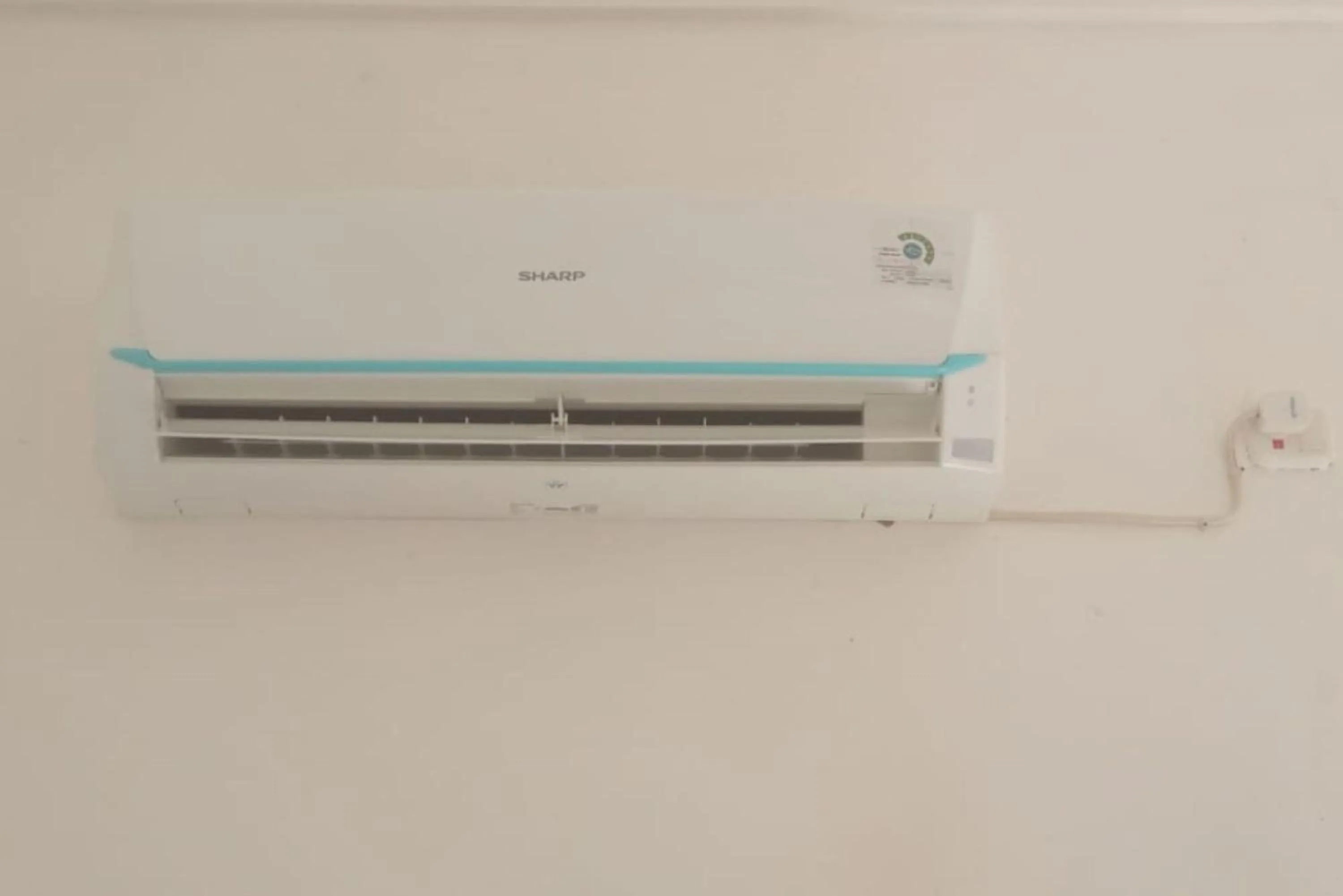 Photo of the whole room in Hotel O Neva Guest House SyariahNearWaduk Cipta Karya