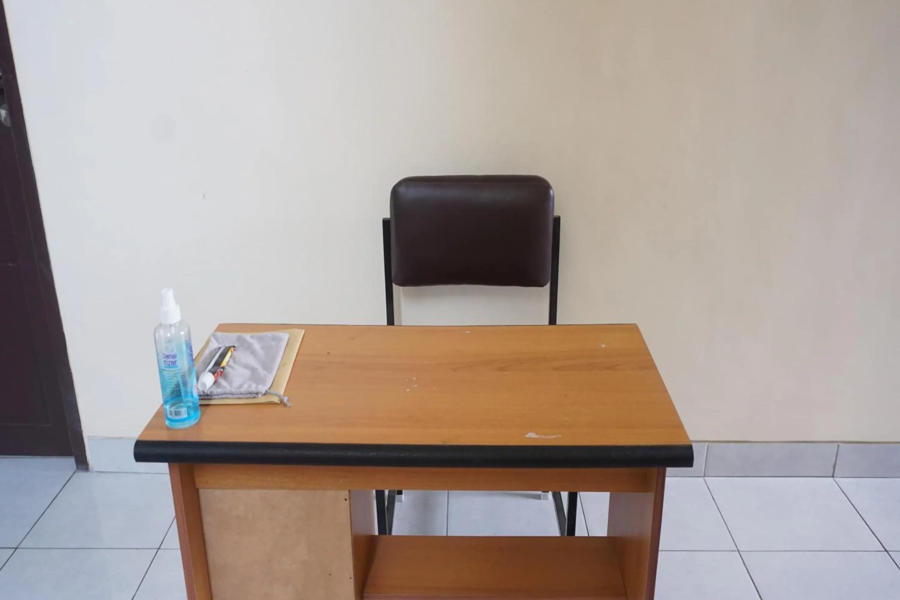 Lobby or reception in OYO 93875 Tifar House Near Lapangan Raja-raja