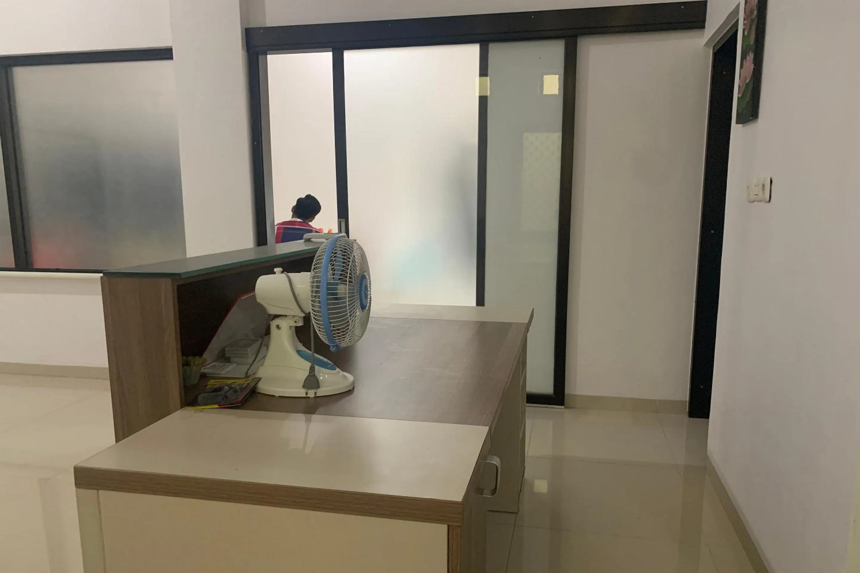 Lobby or reception in Hotel O Athirah Kost Near Permandian Wisata Istana Mappala