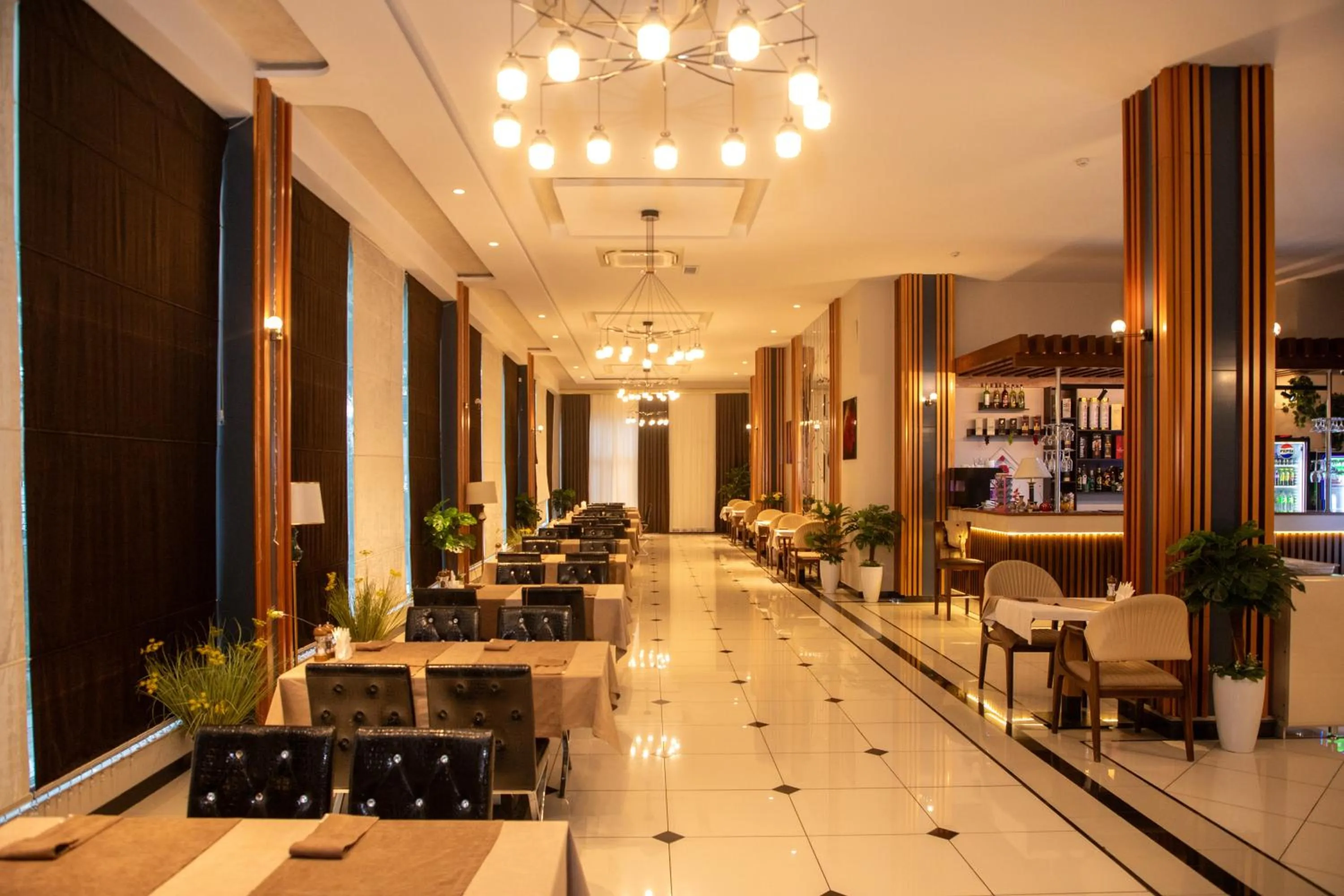 Restaurant/places to eat in Ziyorat Luxury Hotel