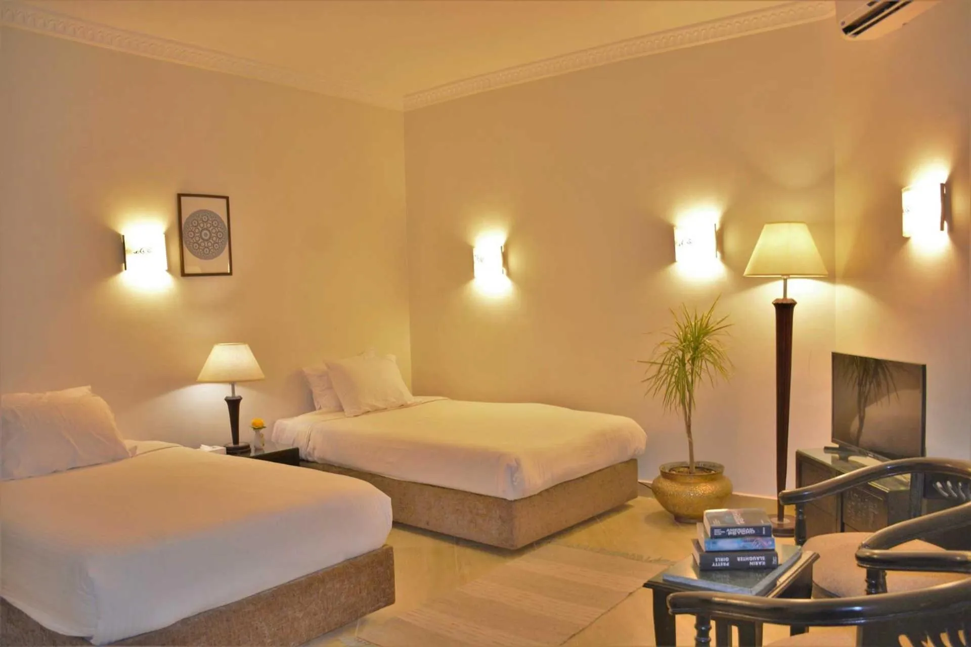 Bed in Rohanou Beach Resort