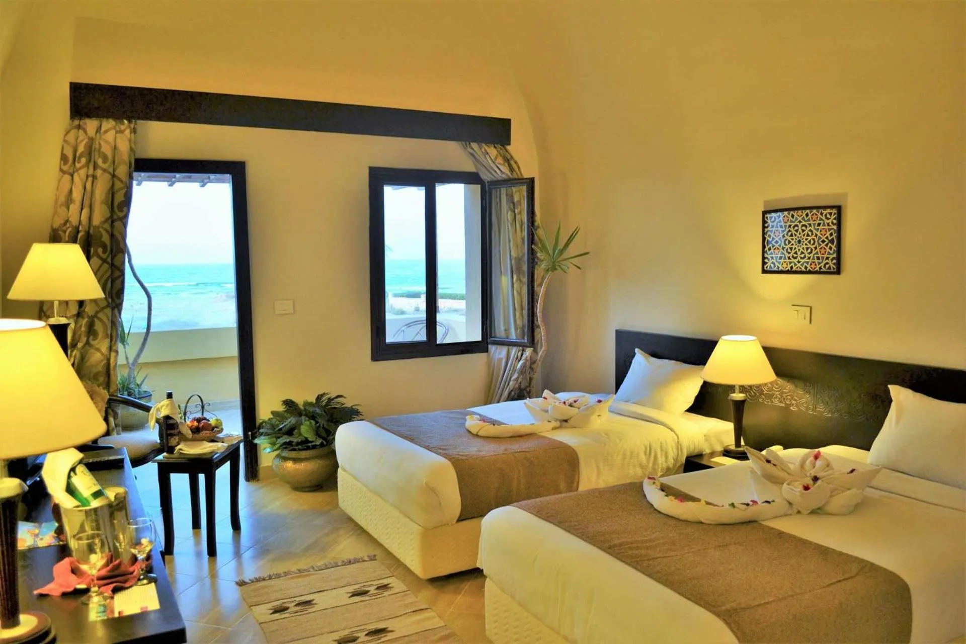 Bed in Rohanou Beach Resort