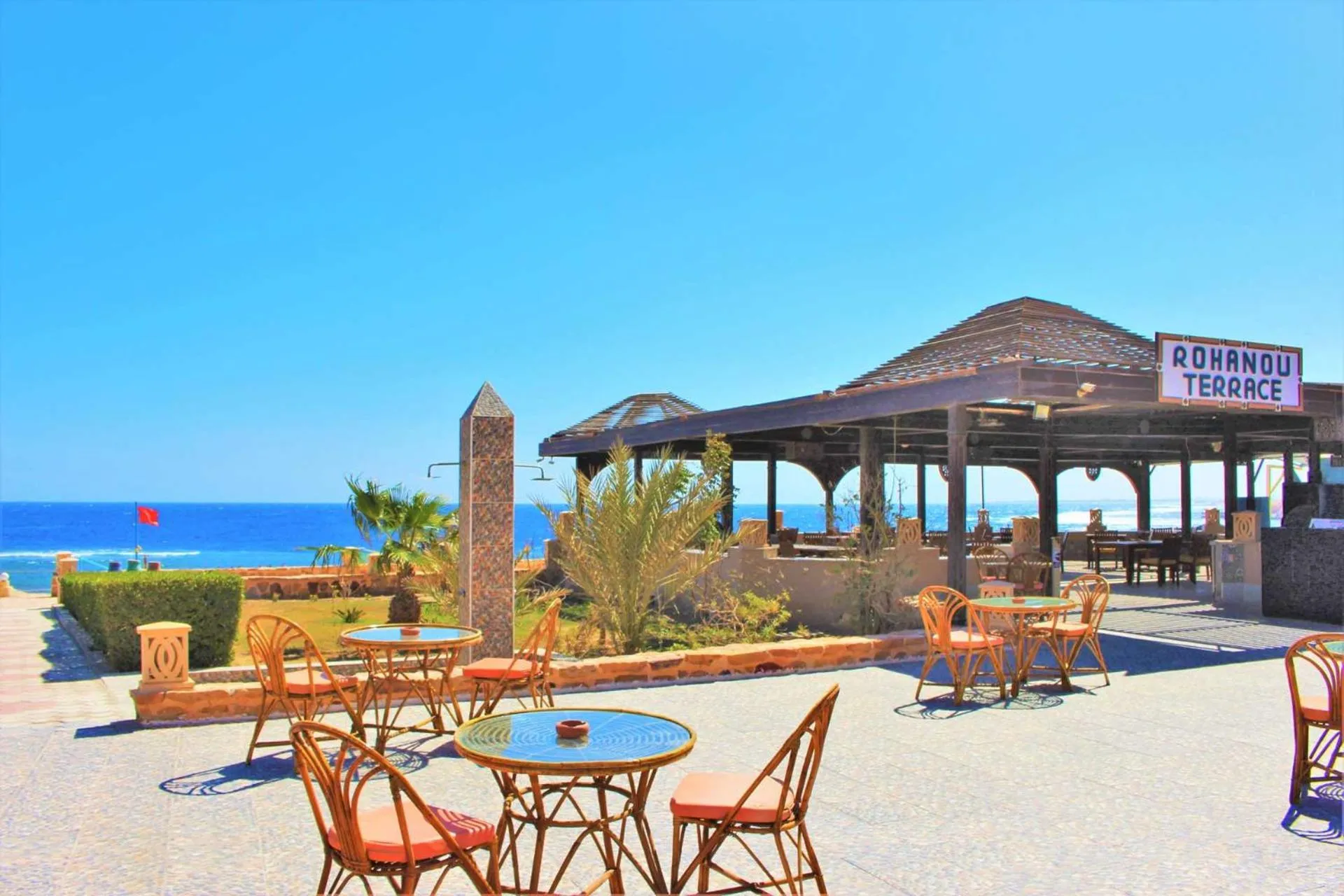 Restaurant/places to eat in Rohanou Beach Resort