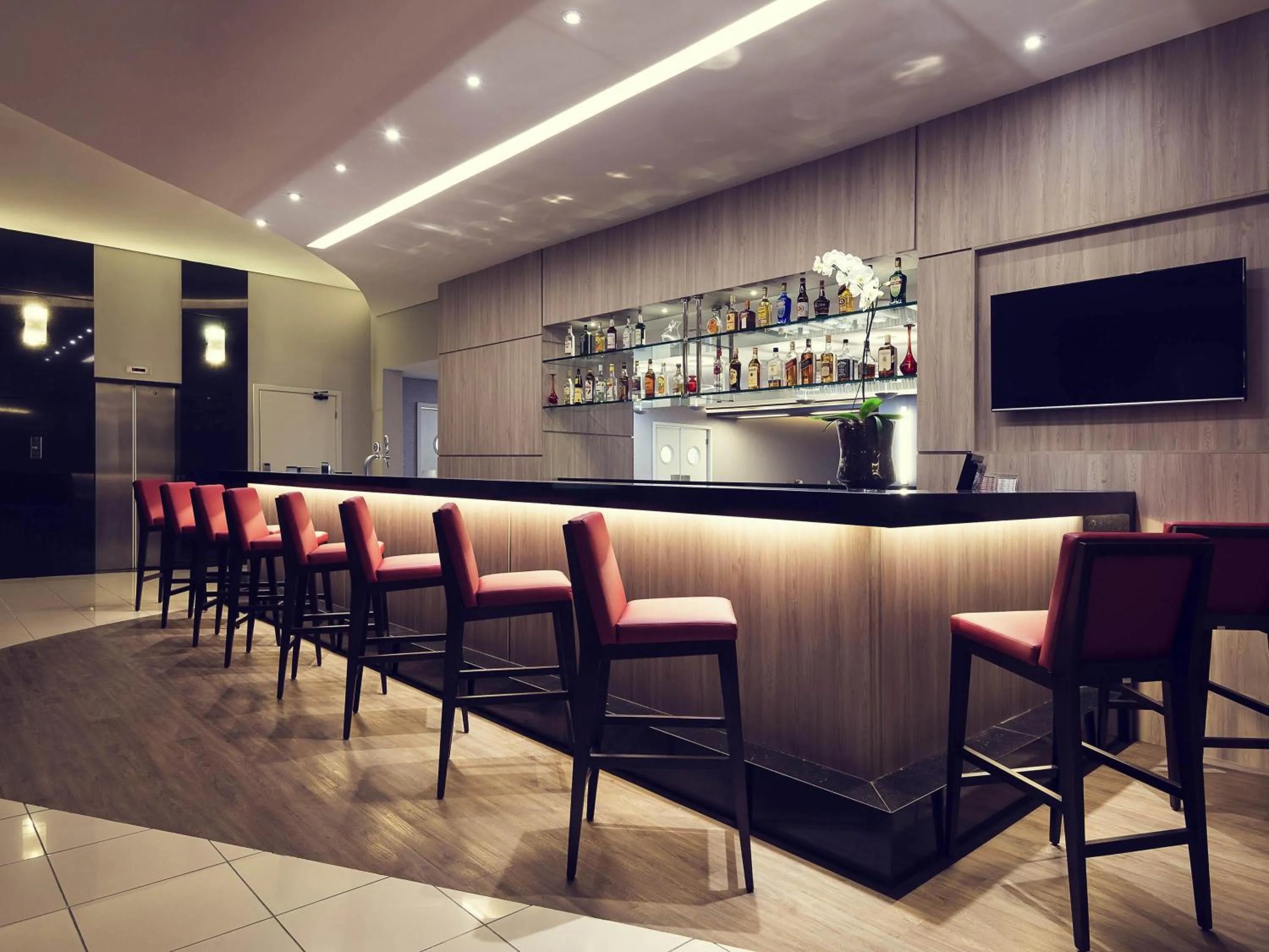 Lounge or bar in Mercure Sao Jose dos Campos