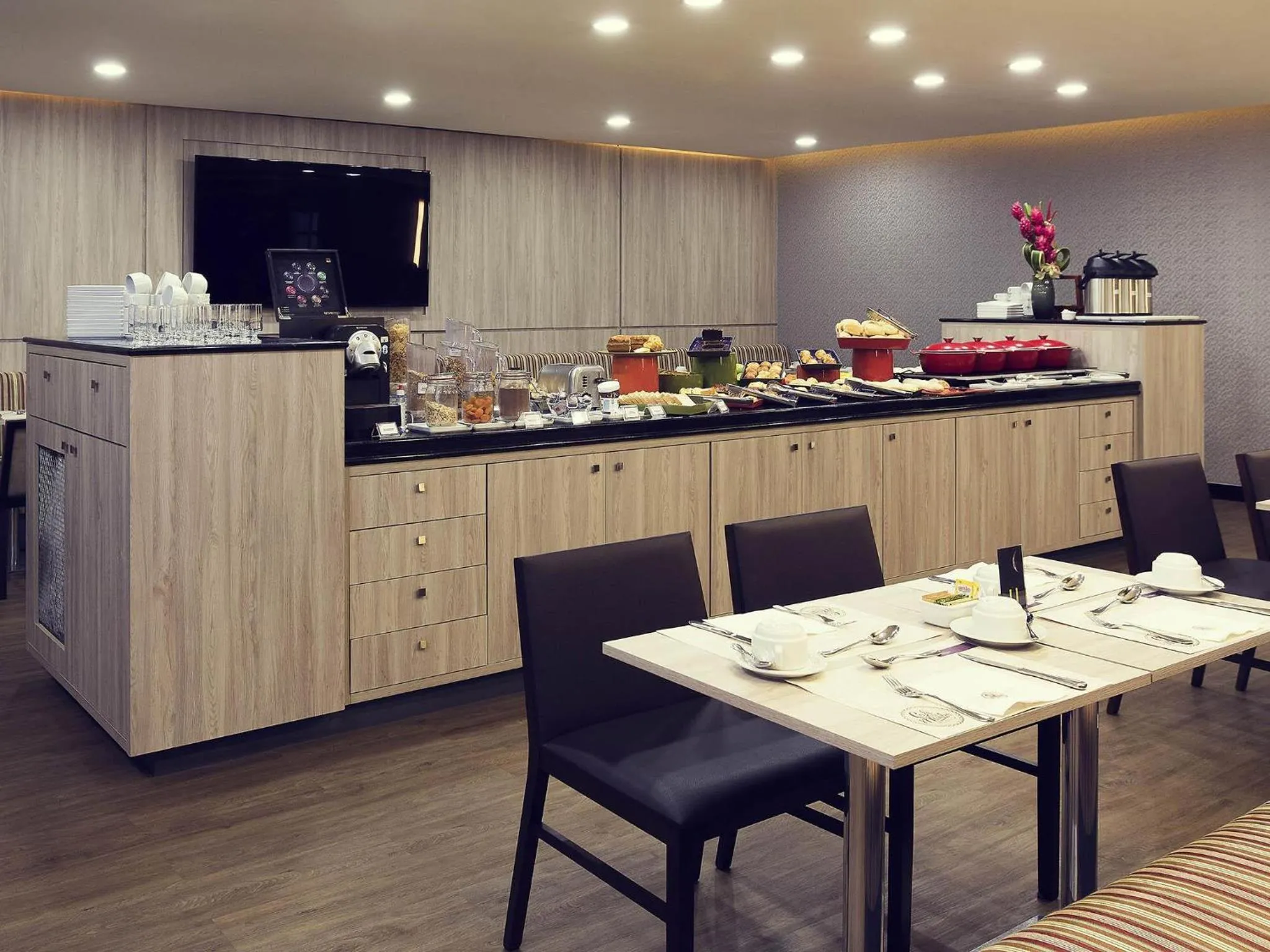 Restaurant/places to eat in Mercure Sao Jose dos Campos